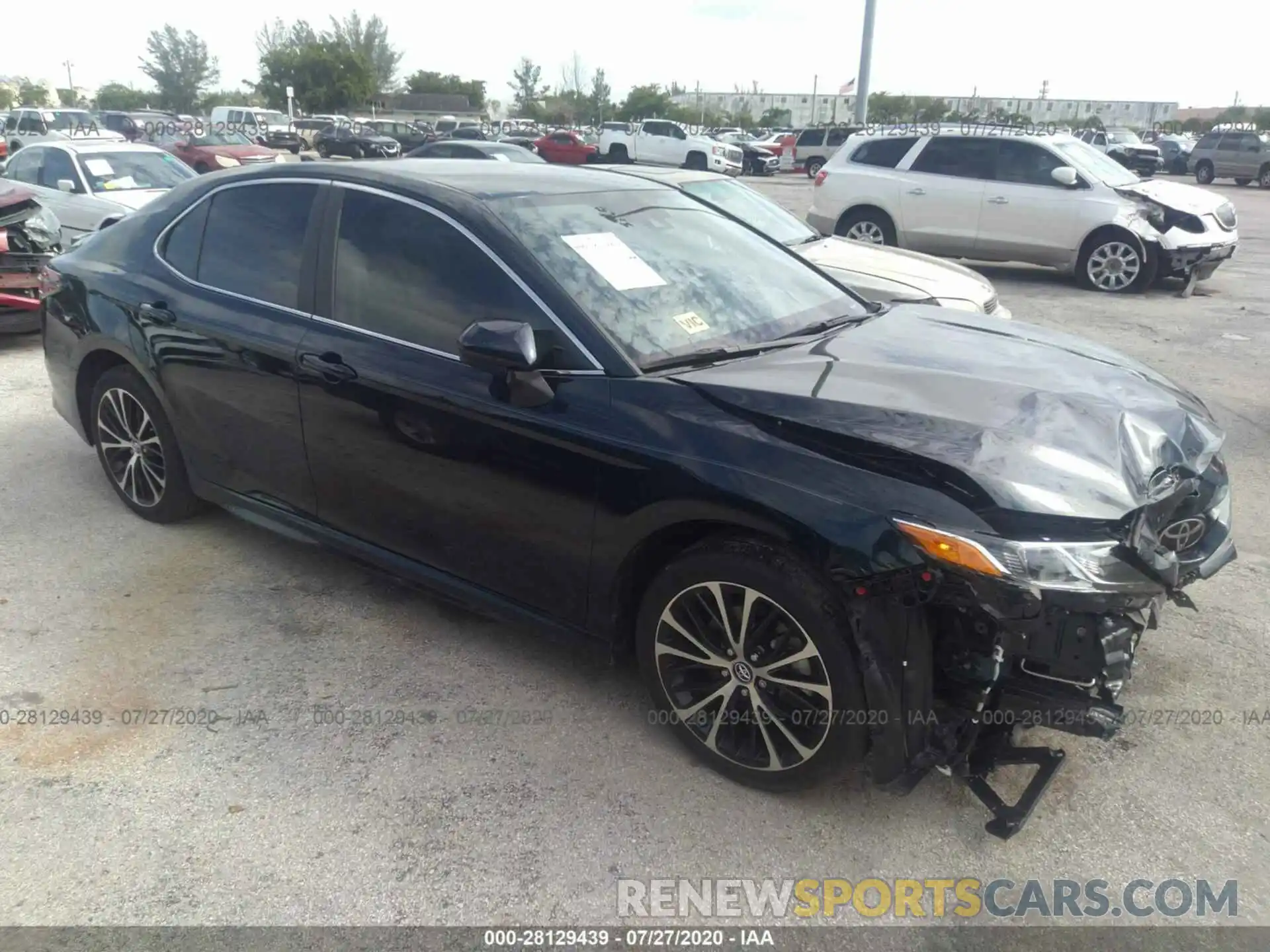 1 Photograph of a damaged car 4T1B11HK0KU806543 TOYOTA CAMRY 2019