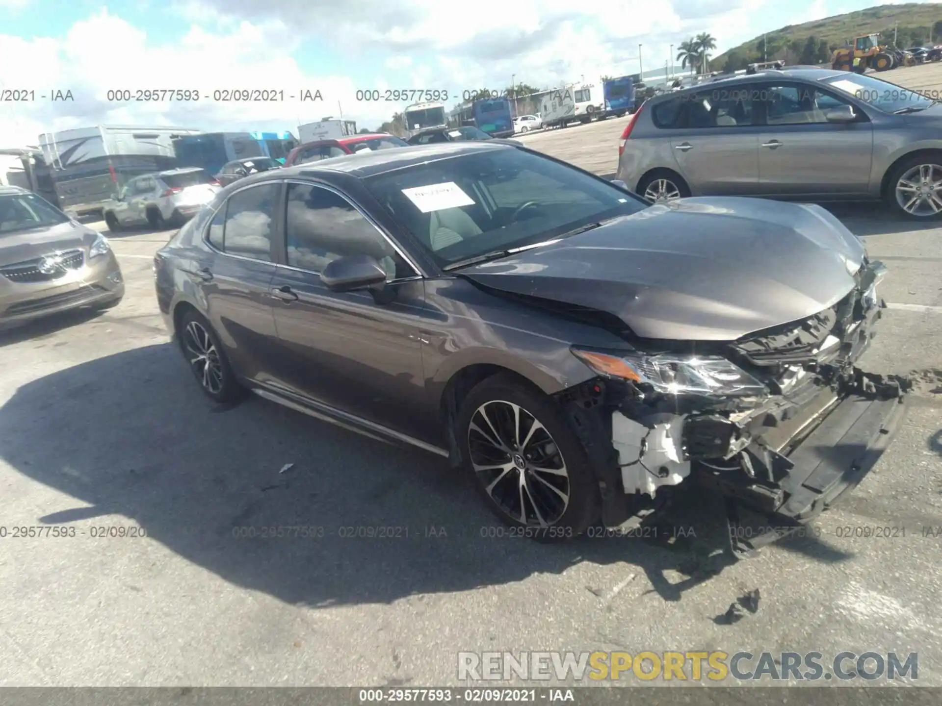 1 Photograph of a damaged car 4T1B11HK0KU807028 TOYOTA CAMRY 2019