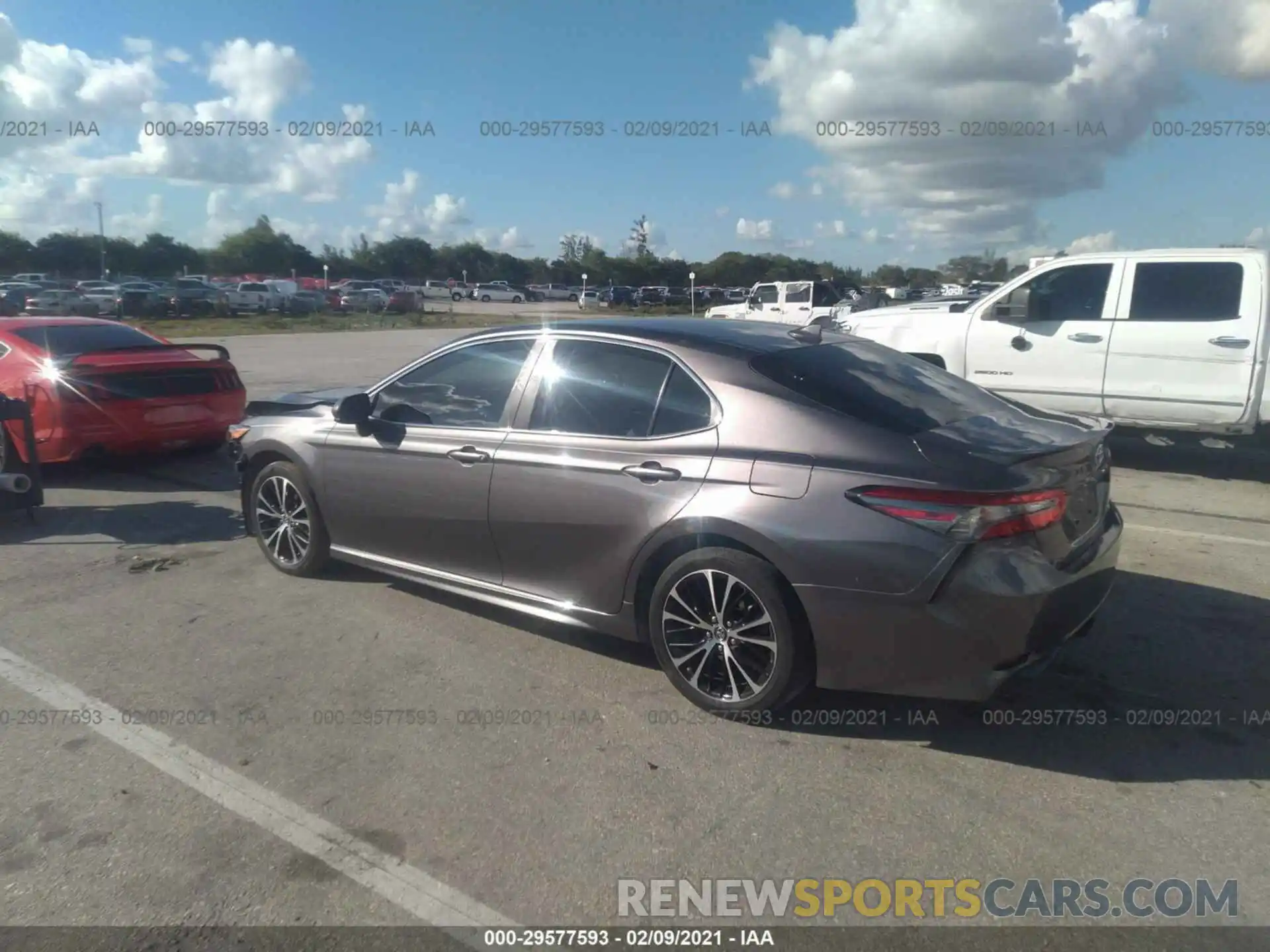 3 Photograph of a damaged car 4T1B11HK0KU807028 TOYOTA CAMRY 2019