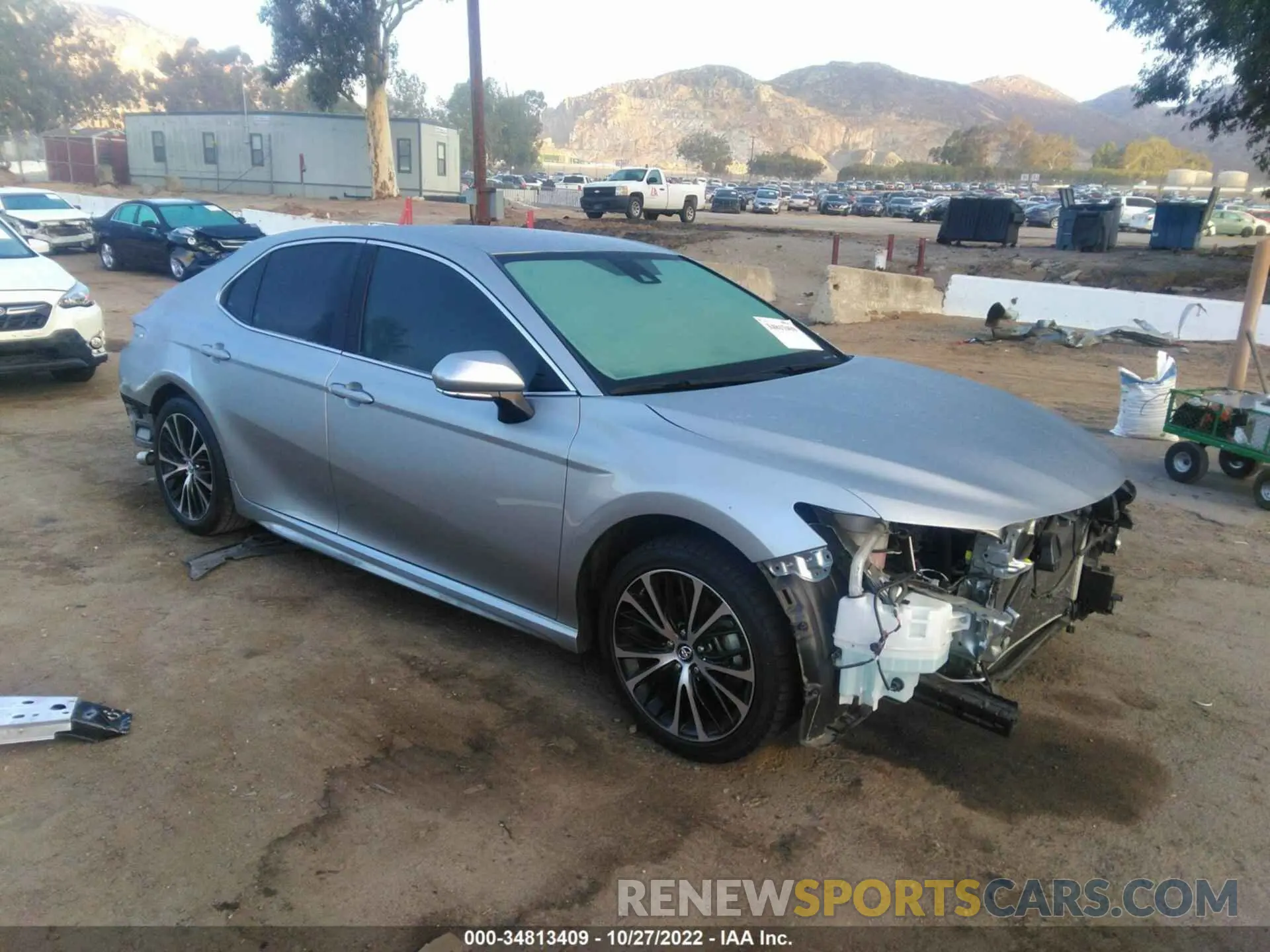 1 Photograph of a damaged car 4T1B11HK0KU807725 TOYOTA CAMRY 2019