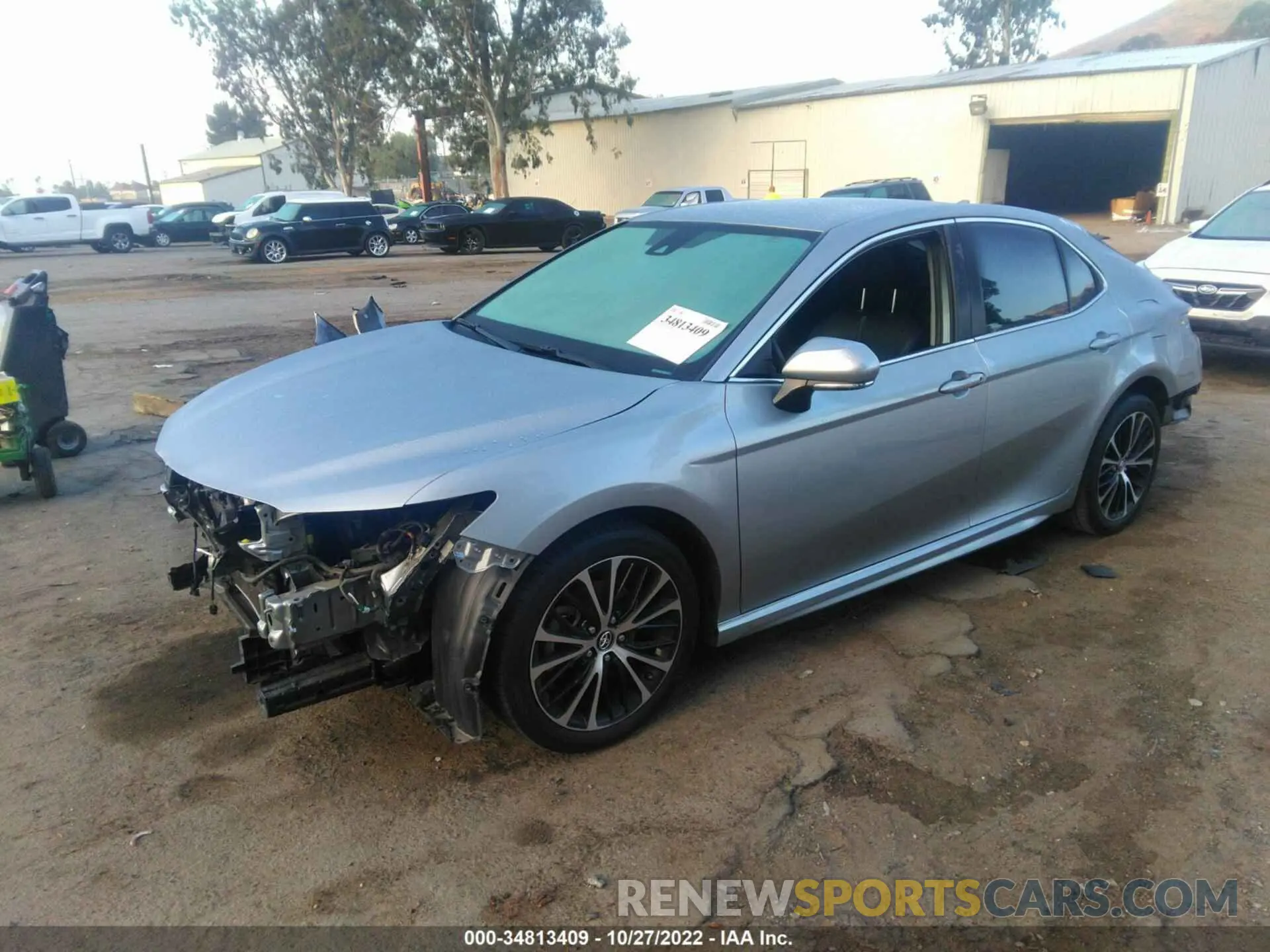 2 Photograph of a damaged car 4T1B11HK0KU807725 TOYOTA CAMRY 2019