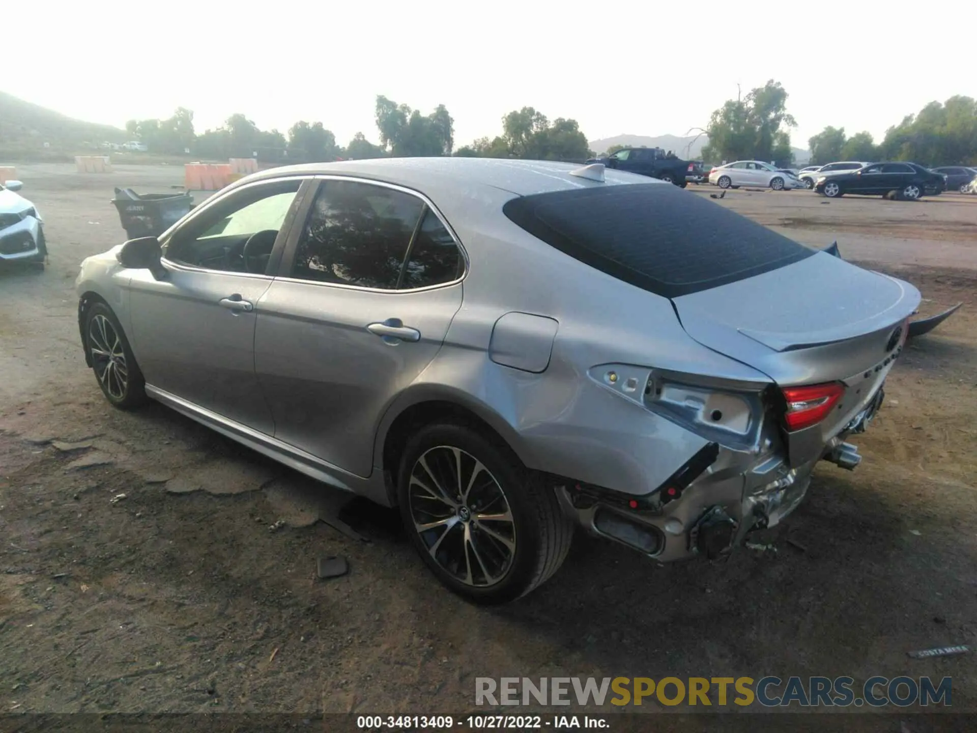 3 Photograph of a damaged car 4T1B11HK0KU807725 TOYOTA CAMRY 2019