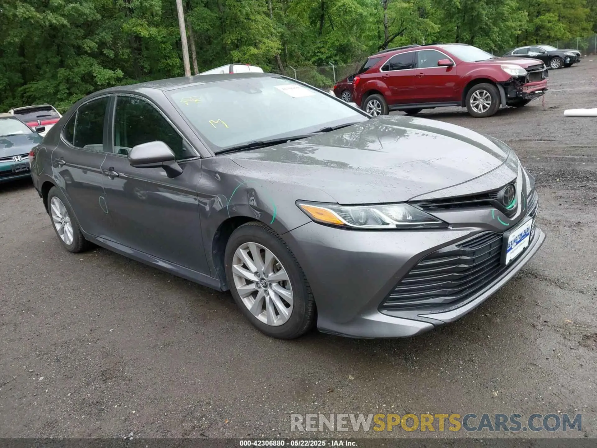 1 Photograph of a damaged car 4T1B11HK0KU808082 TOYOTA CAMRY 2019