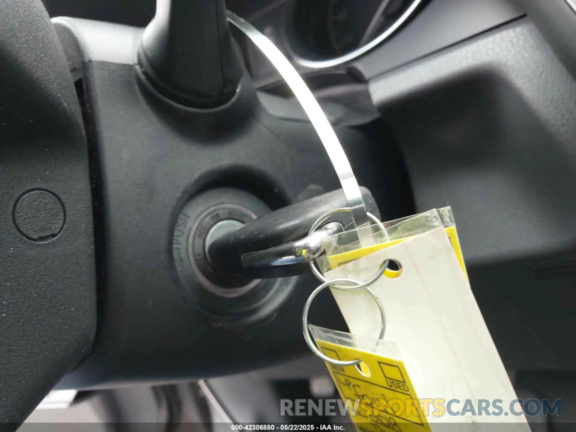 11 Photograph of a damaged car 4T1B11HK0KU808082 TOYOTA CAMRY 2019