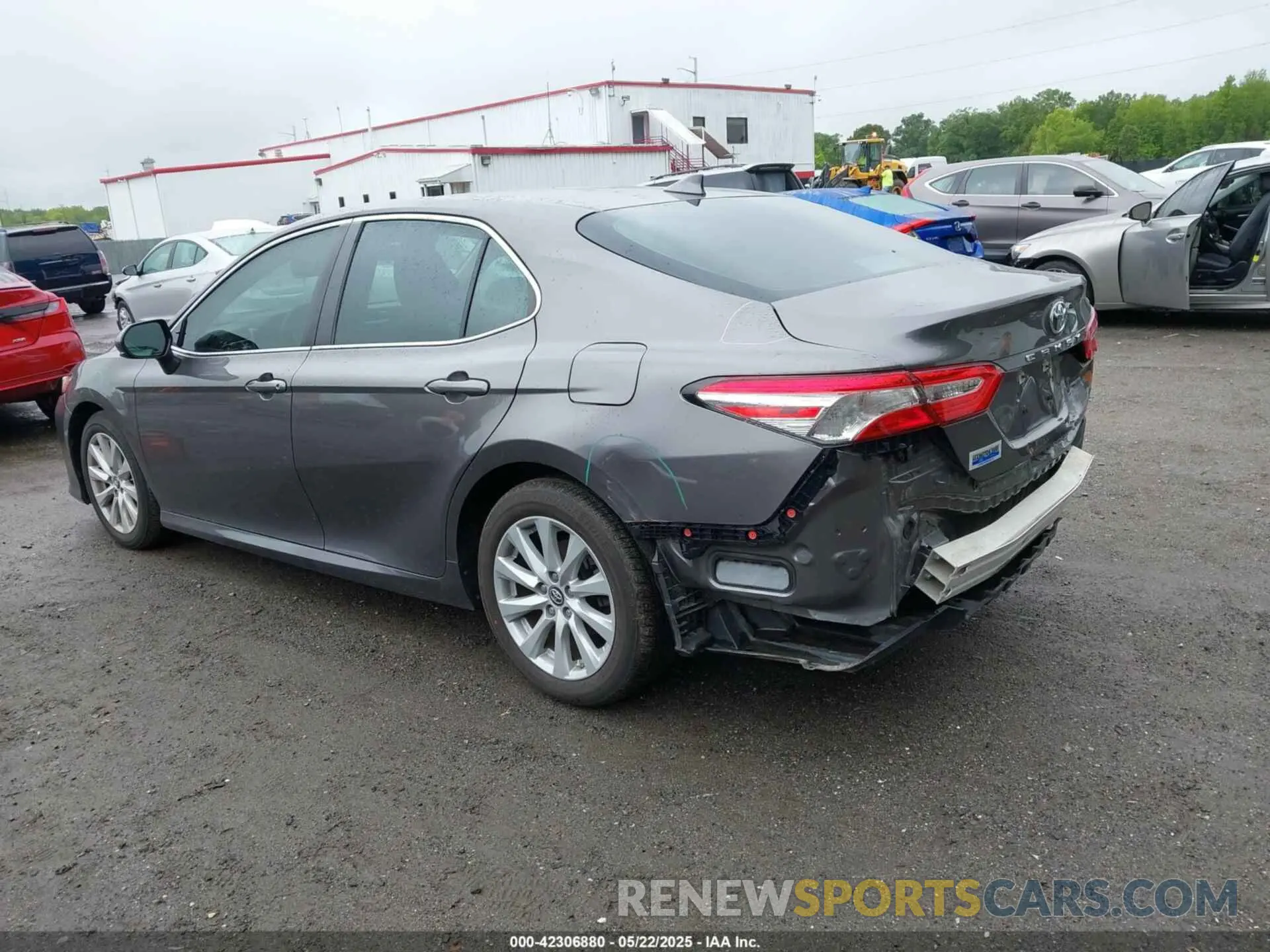 3 Photograph of a damaged car 4T1B11HK0KU808082 TOYOTA CAMRY 2019