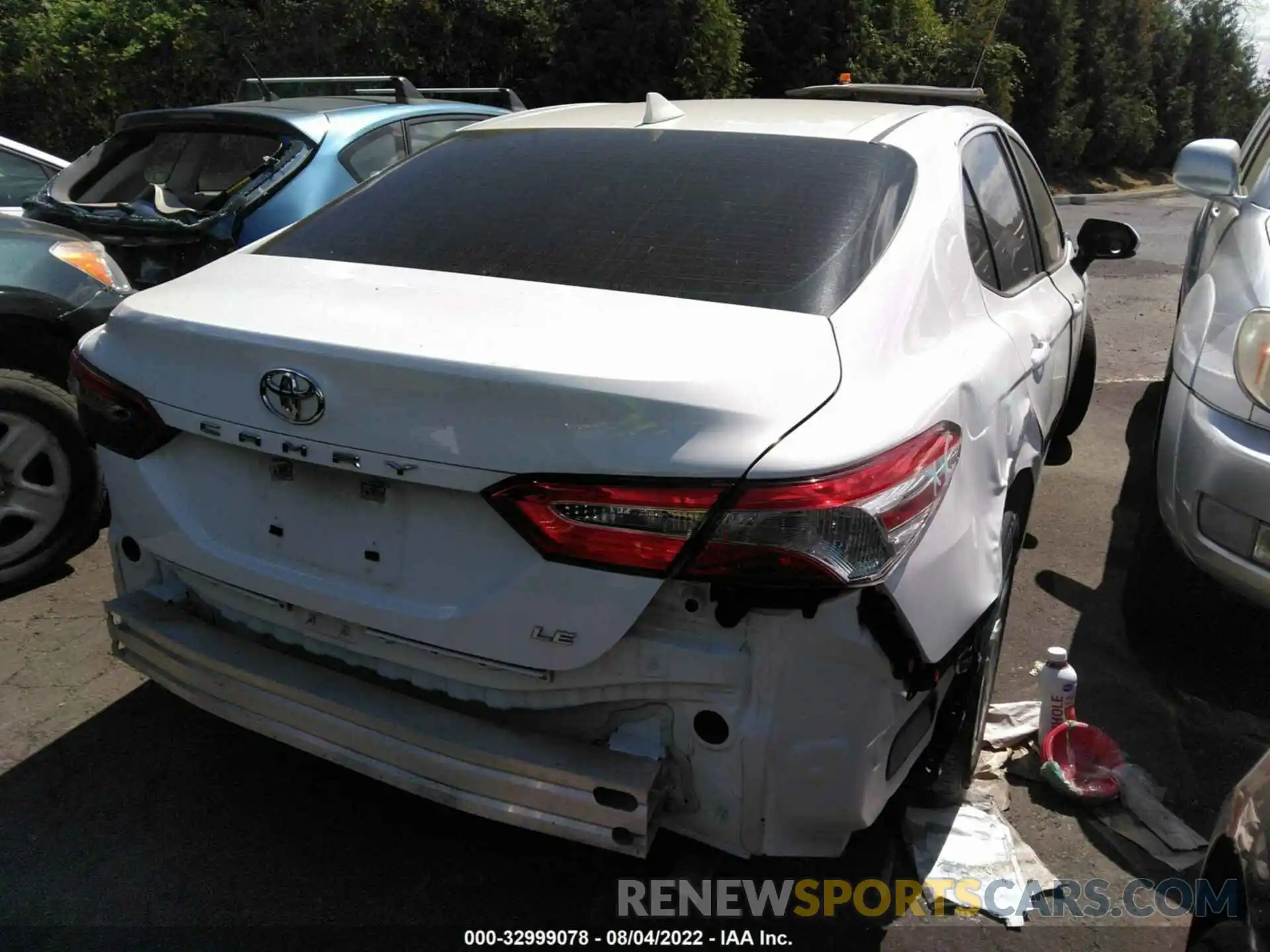 4 Photograph of a damaged car 4T1B11HK0KU808423 TOYOTA CAMRY 2019