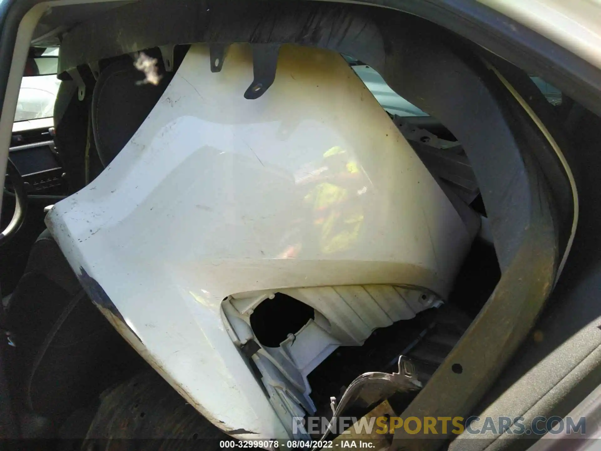 8 Photograph of a damaged car 4T1B11HK0KU808423 TOYOTA CAMRY 2019