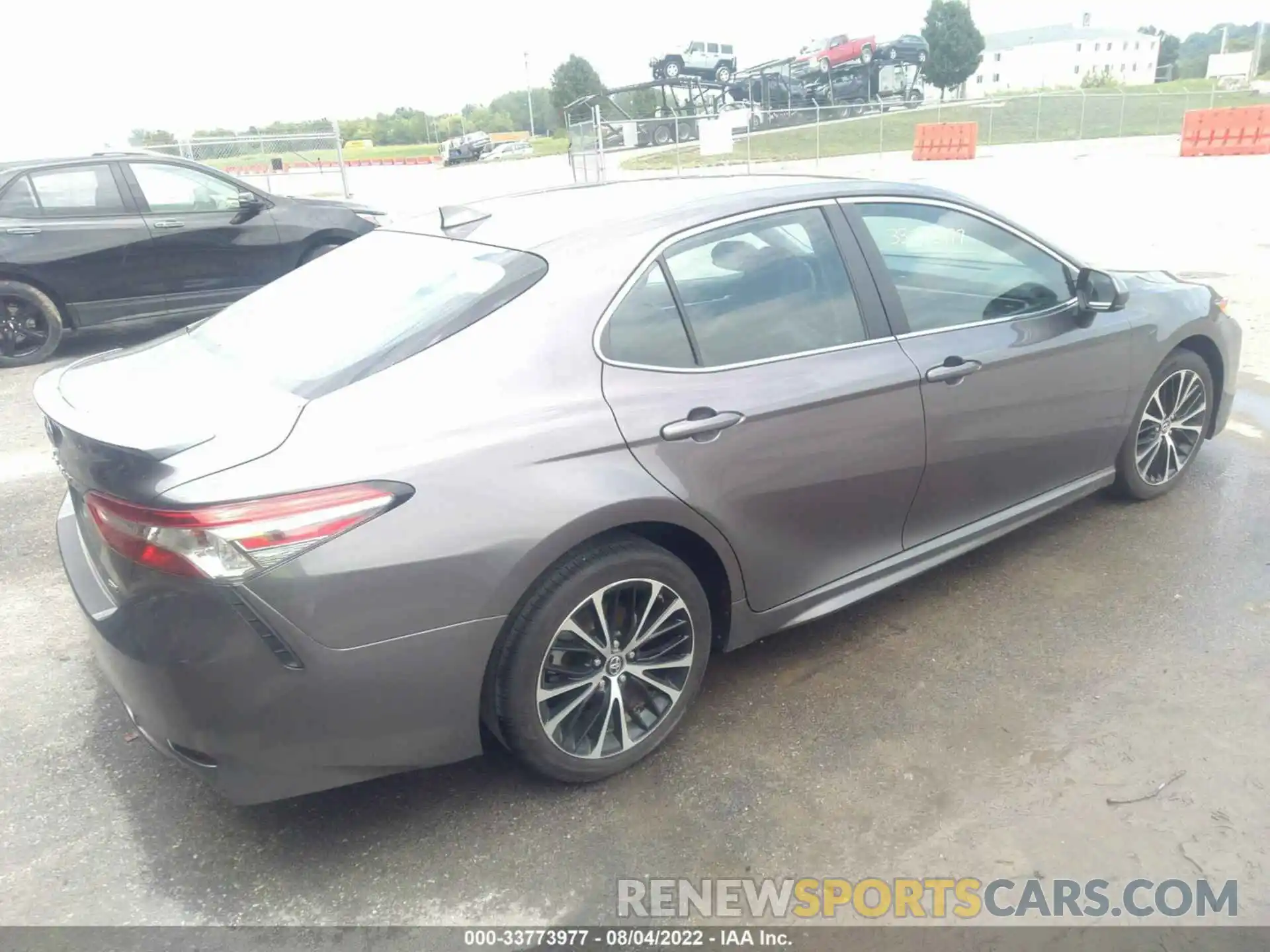 4 Photograph of a damaged car 4T1B11HK0KU808860 TOYOTA CAMRY 2019