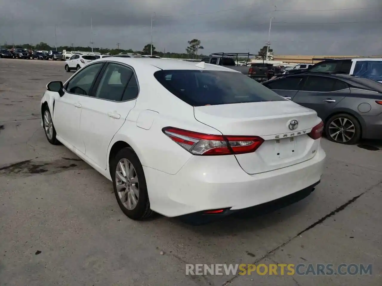 3 Photograph of a damaged car 4T1B11HK0KU808938 TOYOTA CAMRY 2019