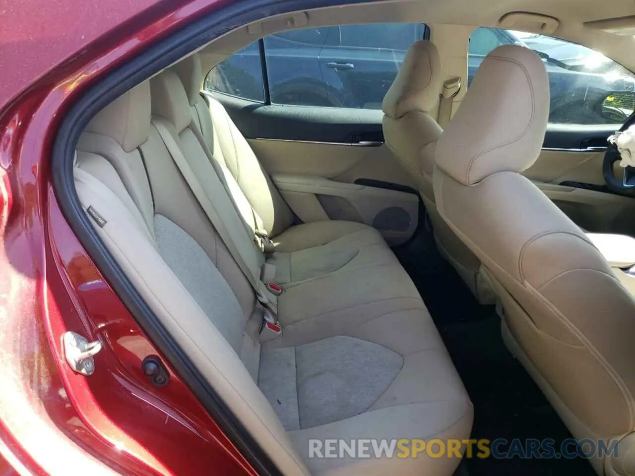 10 Photograph of a damaged car 4T1B11HK0KU810494 TOYOTA CAMRY 2019