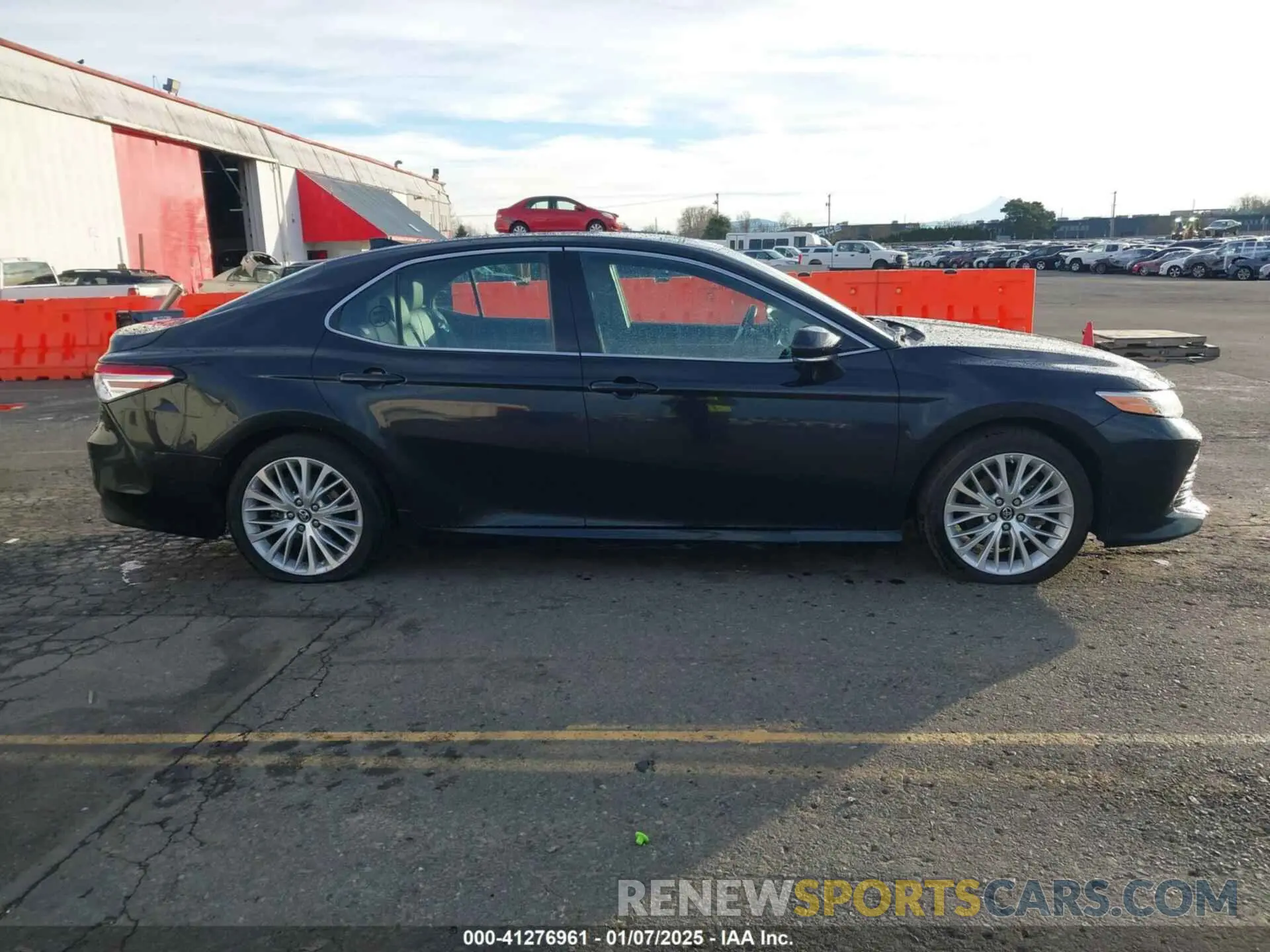 13 Photograph of a damaged car 4T1B11HK0KU810527 TOYOTA CAMRY 2019