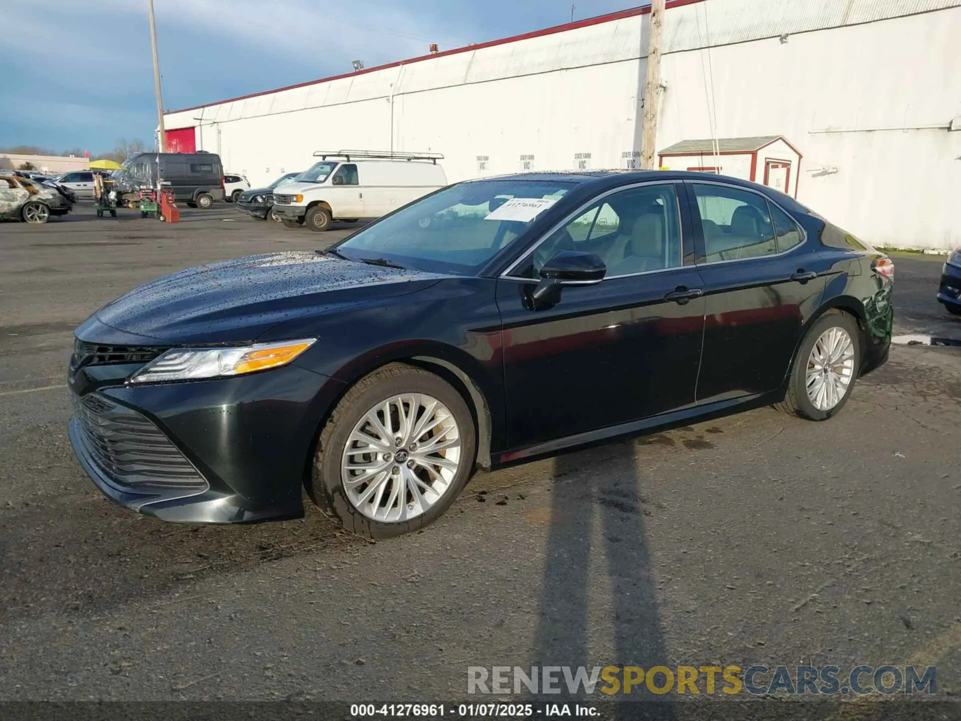 2 Photograph of a damaged car 4T1B11HK0KU810527 TOYOTA CAMRY 2019
