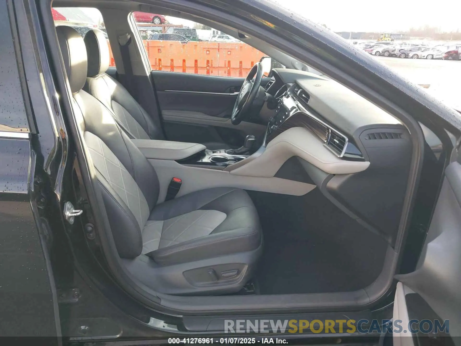 5 Photograph of a damaged car 4T1B11HK0KU810527 TOYOTA CAMRY 2019