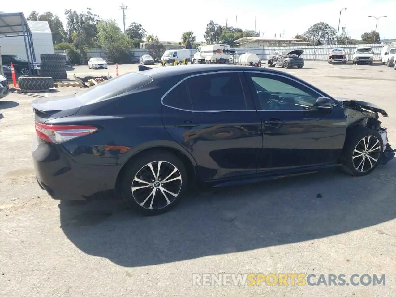 3 Photograph of a damaged car 4T1B11HK0KU813427 TOYOTA CAMRY 2019