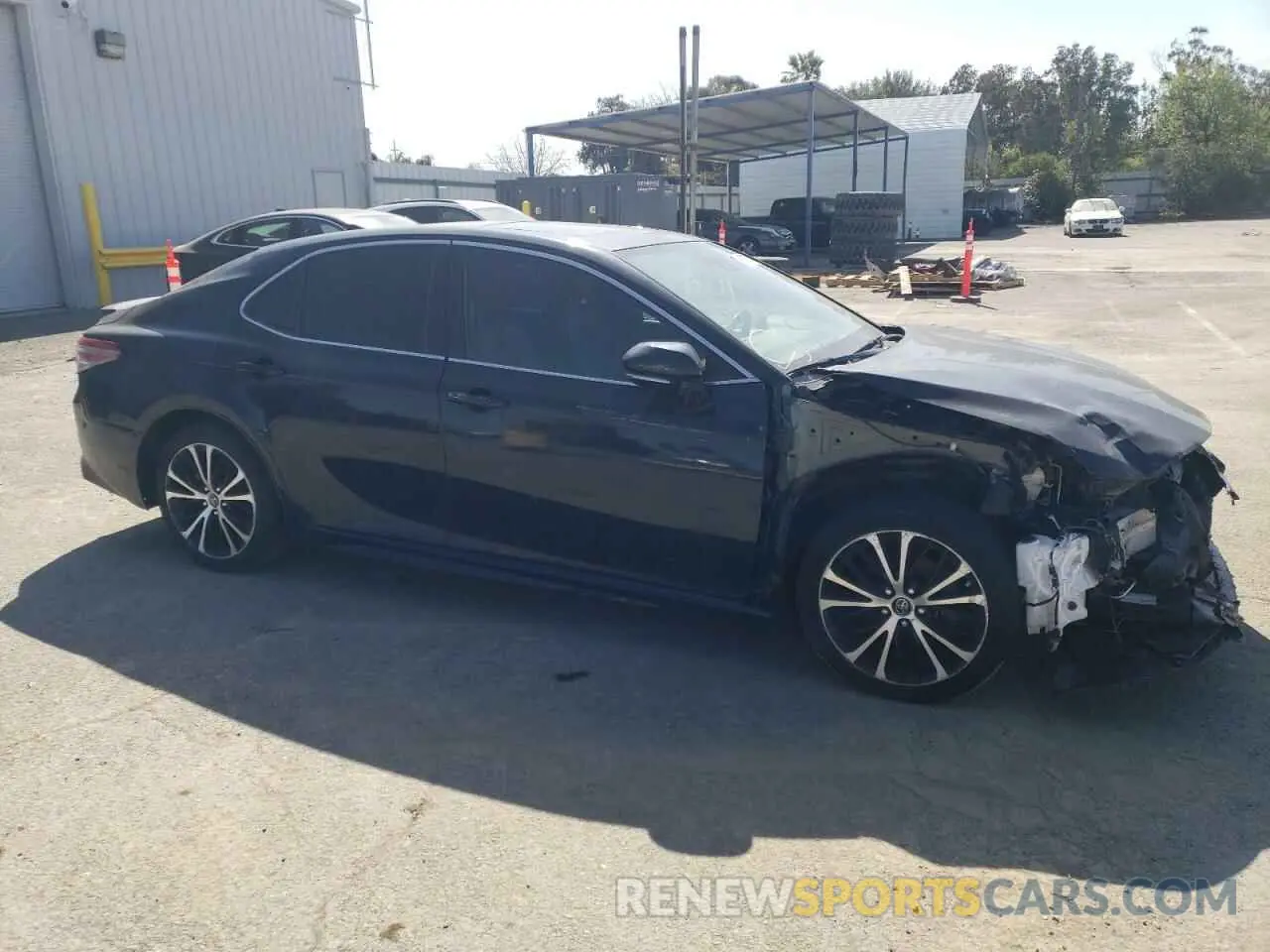4 Photograph of a damaged car 4T1B11HK0KU813427 TOYOTA CAMRY 2019