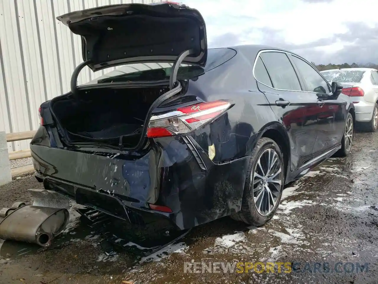 4 Photograph of a damaged car 4T1B11HK0KU817364 TOYOTA CAMRY 2019