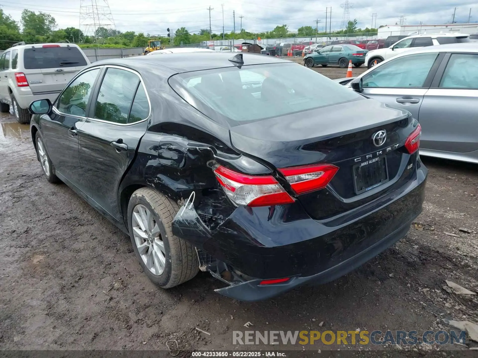 3 Photograph of a damaged car 4T1B11HK0KU821995 TOYOTA CAMRY 2019