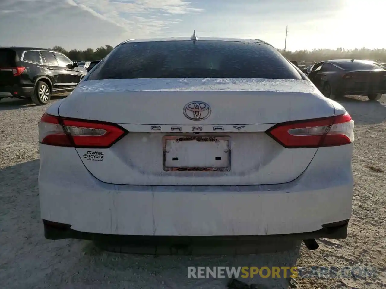 6 Photograph of a damaged car 4T1B11HK0KU823066 TOYOTA CAMRY 2019