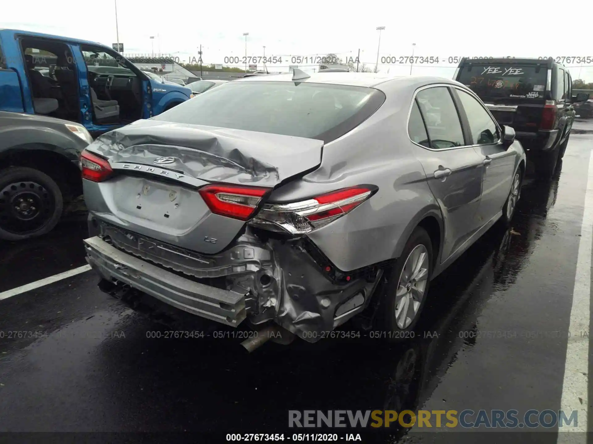 4 Photograph of a damaged car 4T1B11HK0KU823150 TOYOTA CAMRY 2019