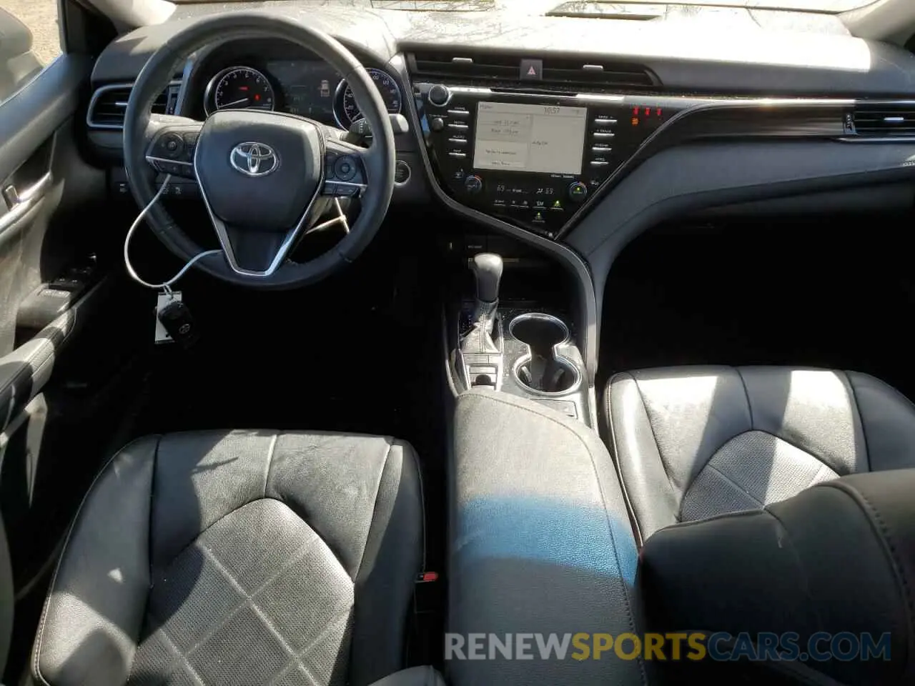8 Photograph of a damaged car 4T1B11HK0KU824301 TOYOTA CAMRY 2019