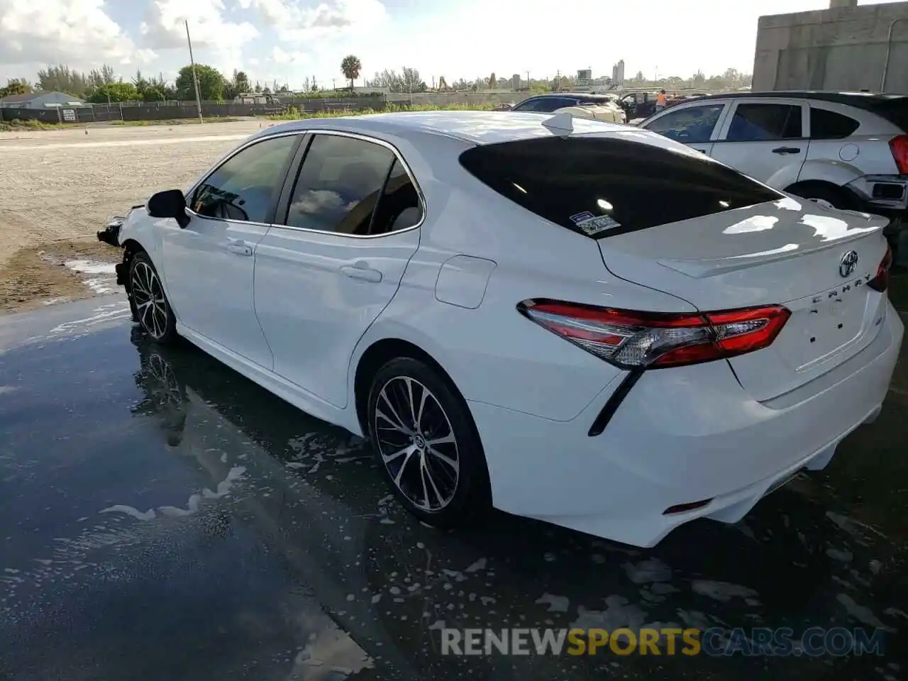 3 Photograph of a damaged car 4T1B11HK0KU825514 TOYOTA CAMRY 2019