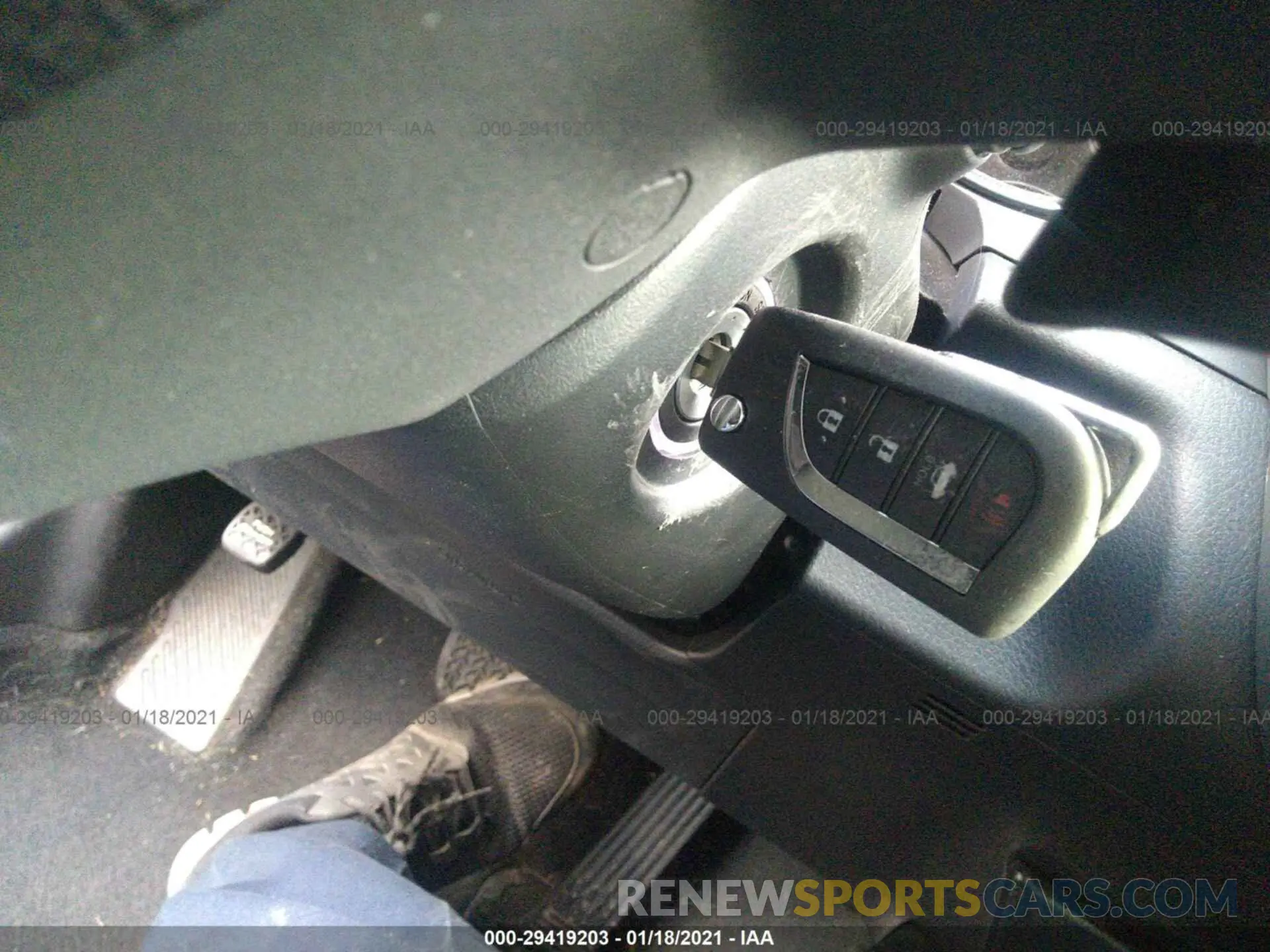 11 Photograph of a damaged car 4T1B11HK0KU828008 TOYOTA CAMRY 2019