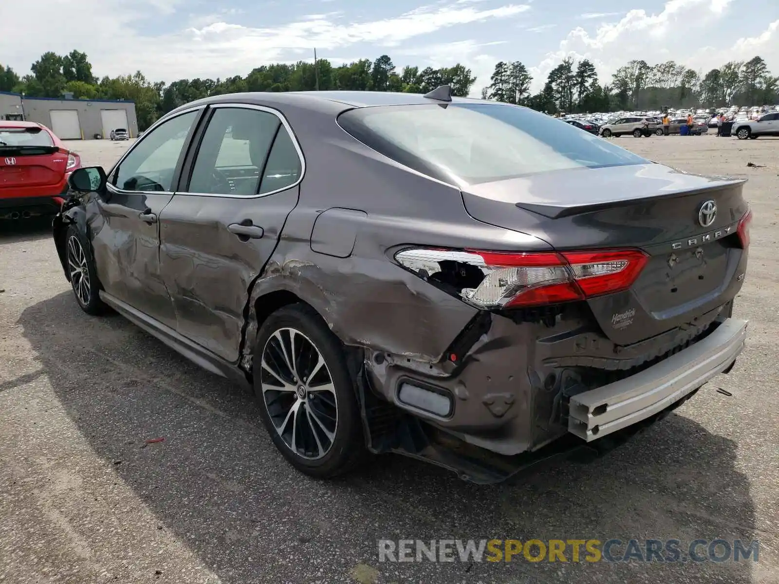 3 Photograph of a damaged car 4T1B11HK0KU829725 TOYOTA CAMRY 2019