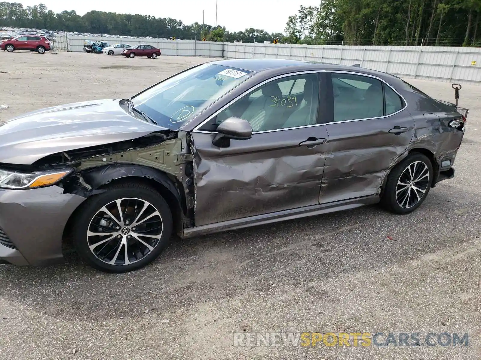 9 Photograph of a damaged car 4T1B11HK0KU829725 TOYOTA CAMRY 2019