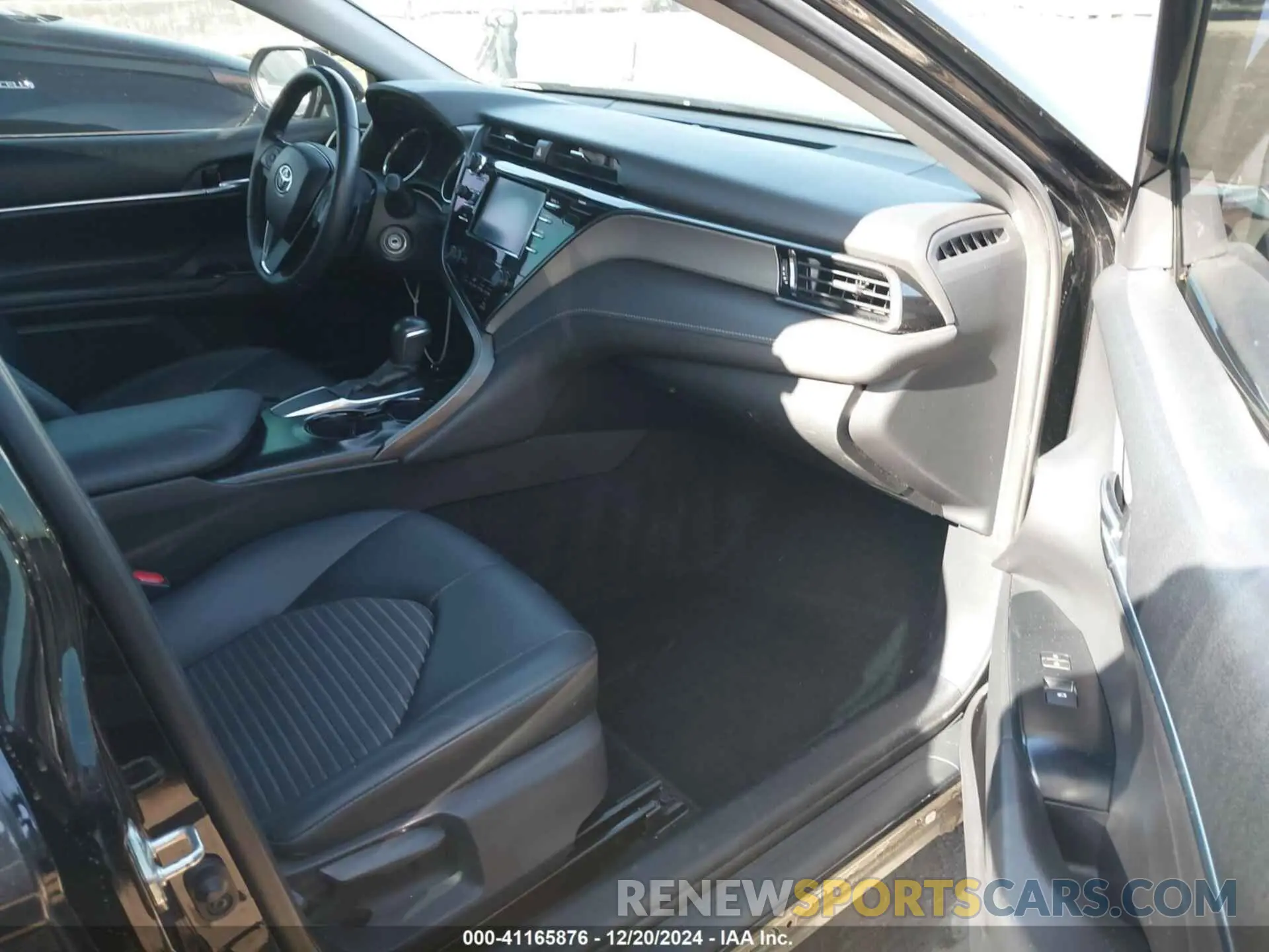 5 Photograph of a damaged car 4T1B11HK0KU830485 TOYOTA CAMRY 2019