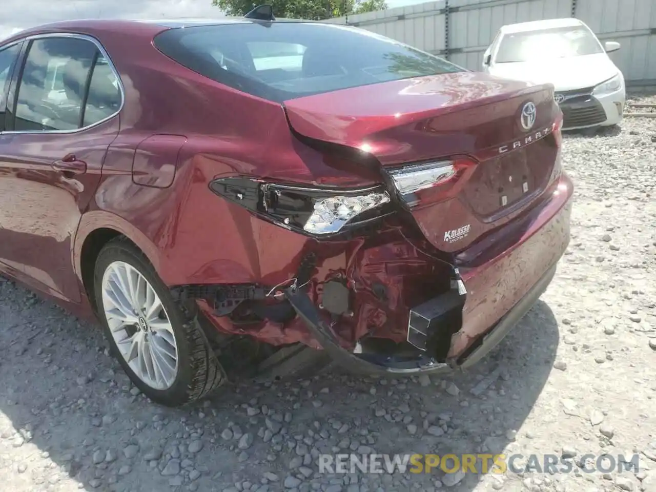 9 Photograph of a damaged car 4T1B11HK0KU831314 TOYOTA CAMRY 2019