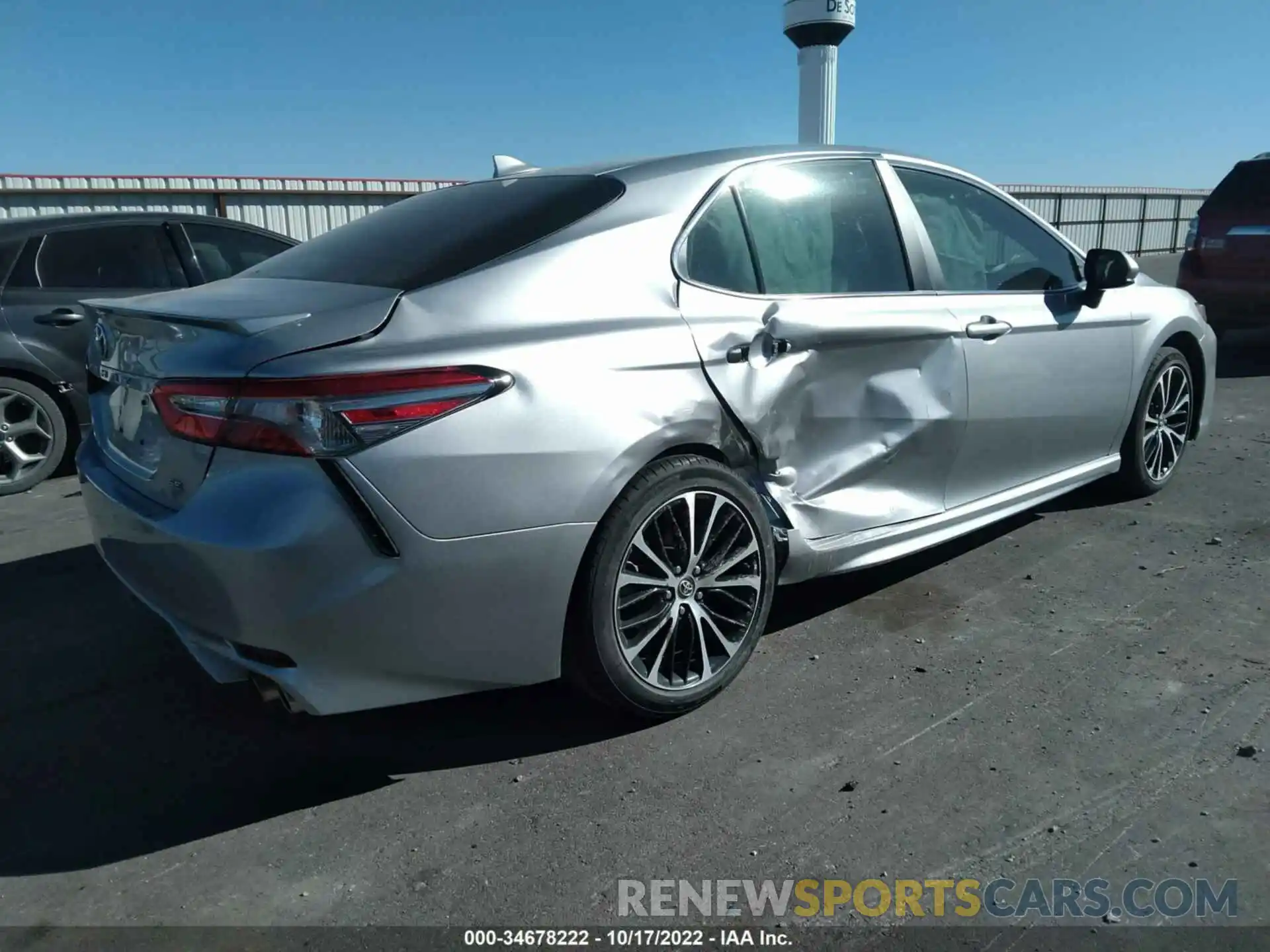 4 Photograph of a damaged car 4T1B11HK0KU838957 TOYOTA CAMRY 2019