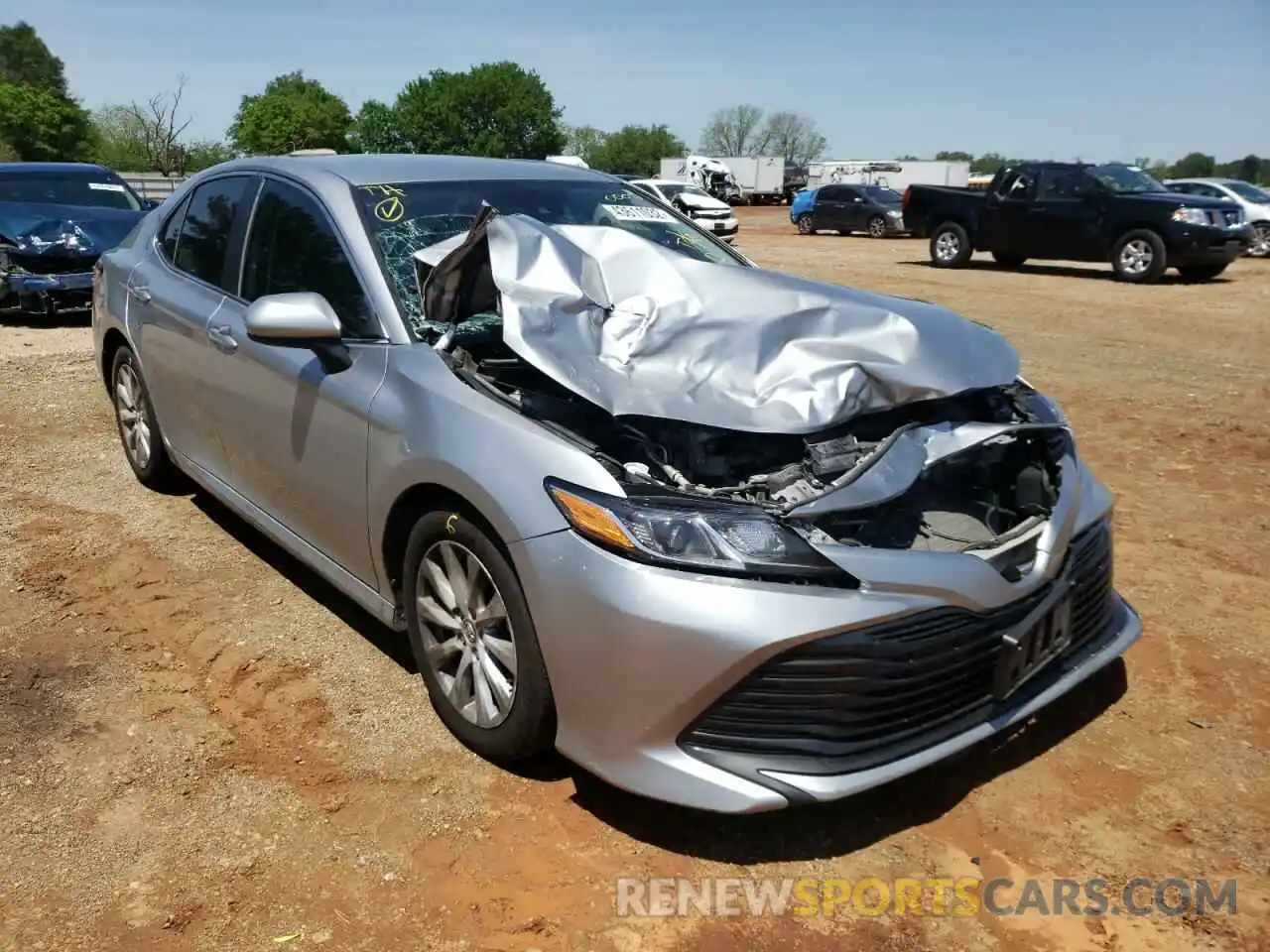 1 Photograph of a damaged car 4T1B11HK0KU840000 TOYOTA CAMRY 2019