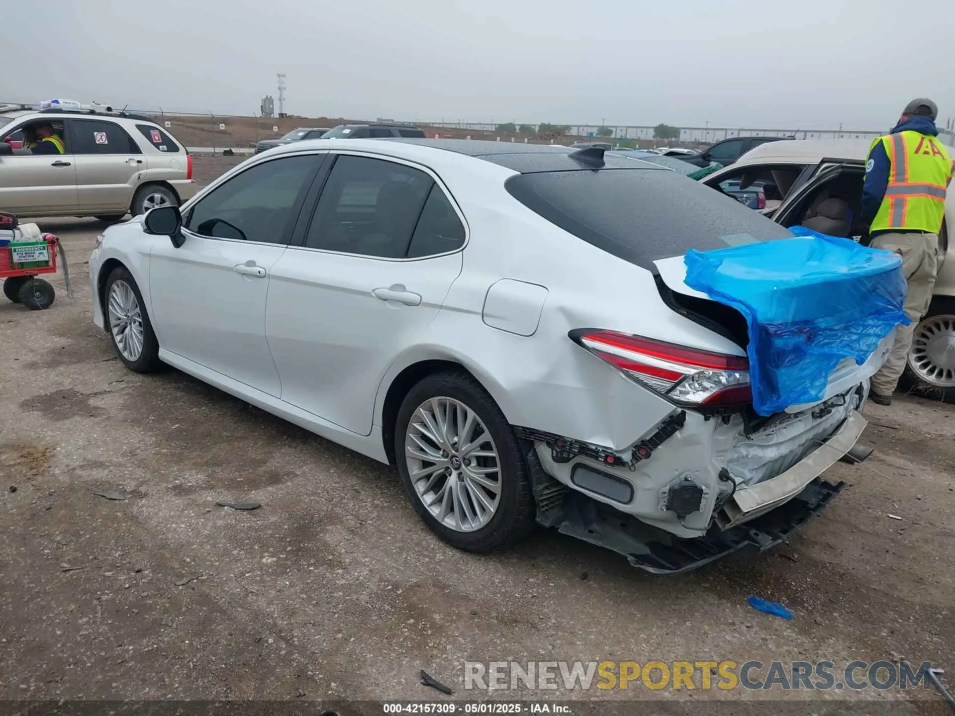 3 Photograph of a damaged car 4T1B11HK0KU841129 TOYOTA CAMRY 2019