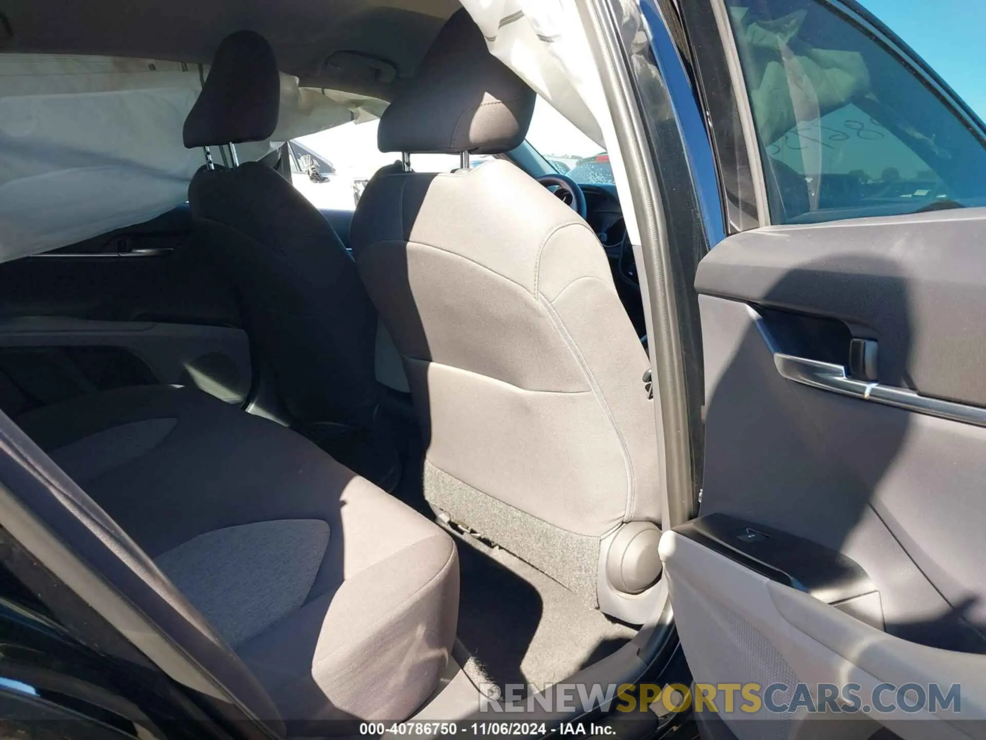 8 Photograph of a damaged car 4T1B11HK0KU842345 TOYOTA CAMRY 2019