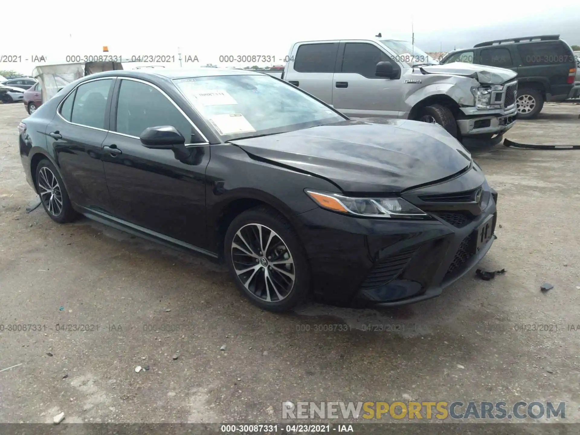 1 Photograph of a damaged car 4T1B11HK0KU842796 TOYOTA CAMRY 2019