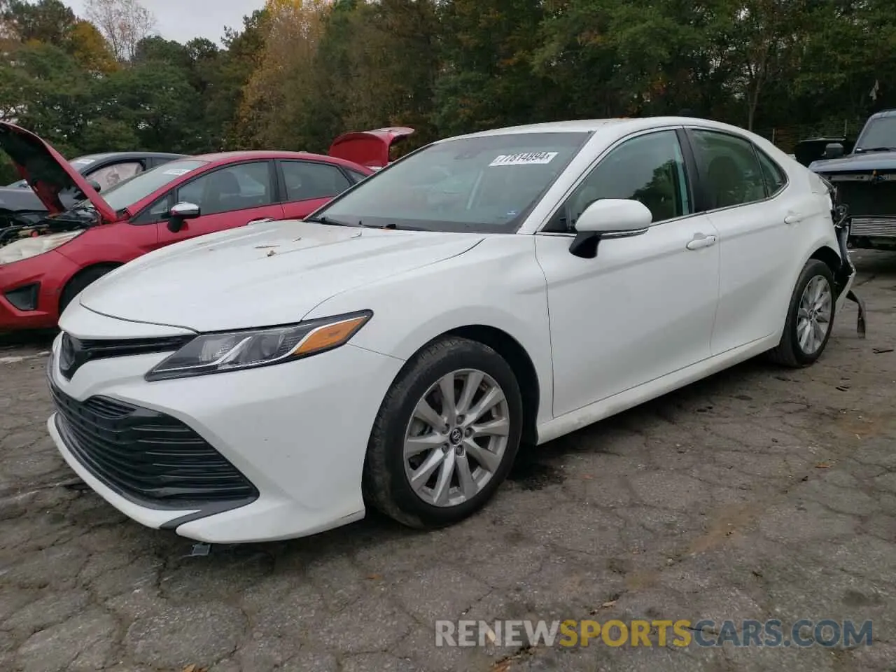 1 Photograph of a damaged car 4T1B11HK0KU842801 TOYOTA CAMRY 2019