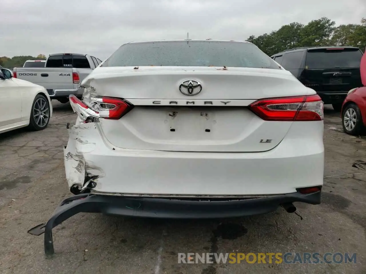 6 Photograph of a damaged car 4T1B11HK0KU842801 TOYOTA CAMRY 2019