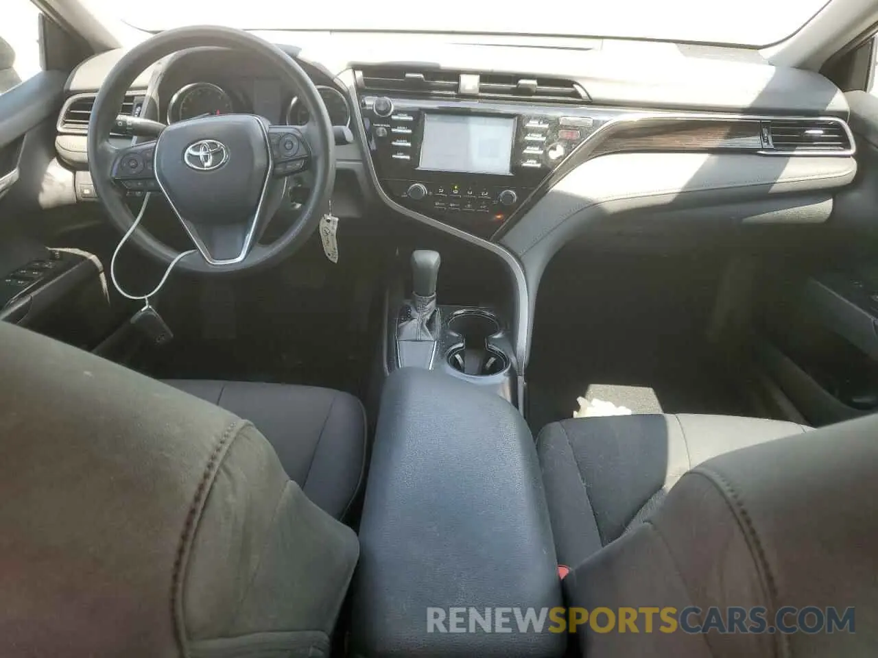 8 Photograph of a damaged car 4T1B11HK0KU843138 TOYOTA CAMRY 2019