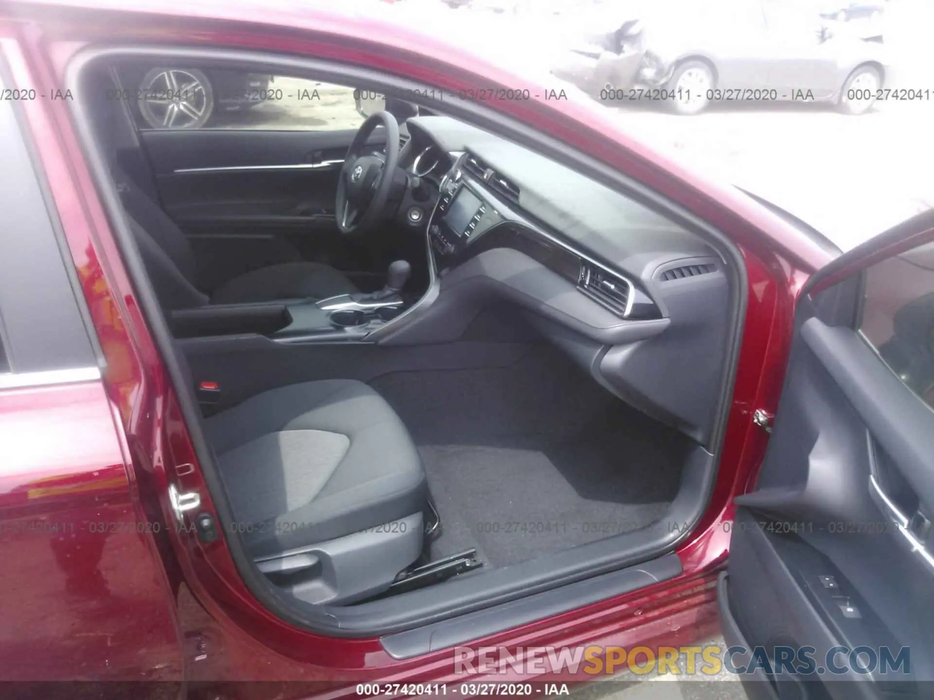 5 Photograph of a damaged car 4T1B11HK0KU844886 TOYOTA CAMRY 2019