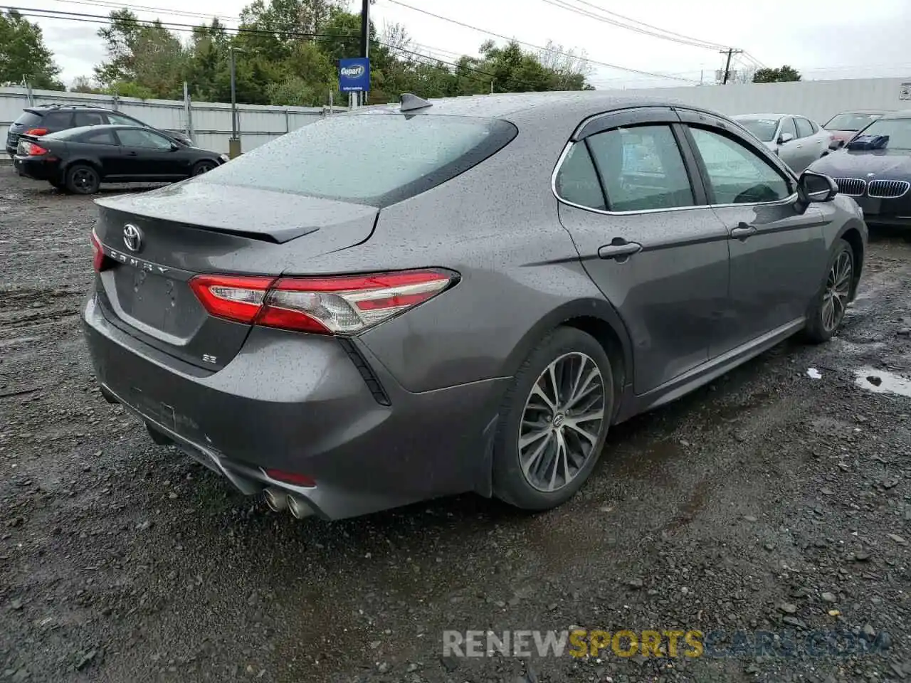 4 Photograph of a damaged car 4T1B11HK0KU846086 TOYOTA CAMRY 2019