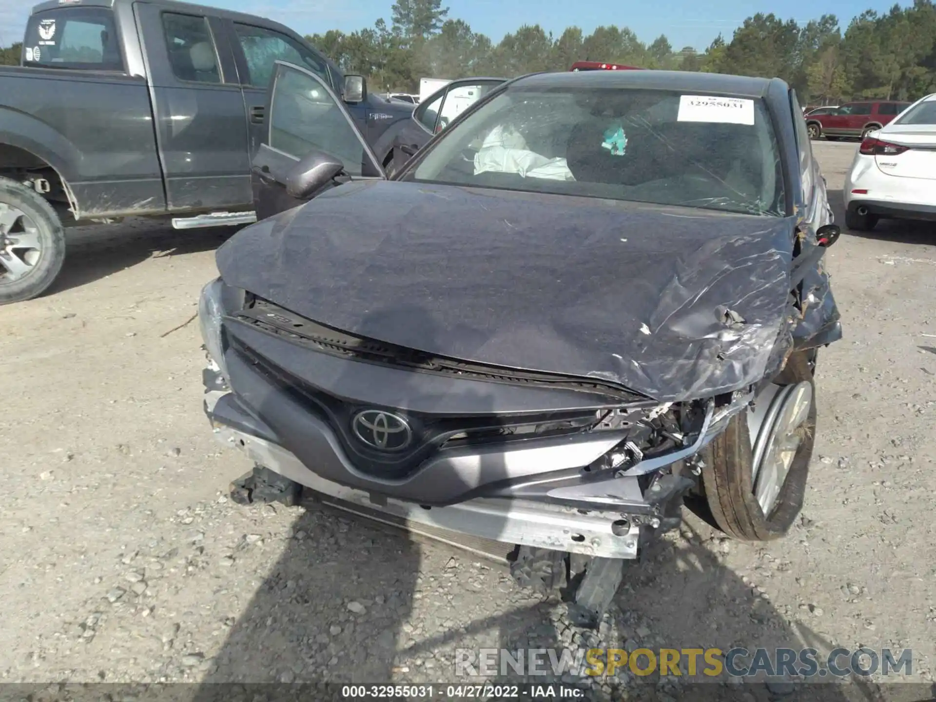 6 Photograph of a damaged car 4T1B11HK0KU846265 TOYOTA CAMRY 2019