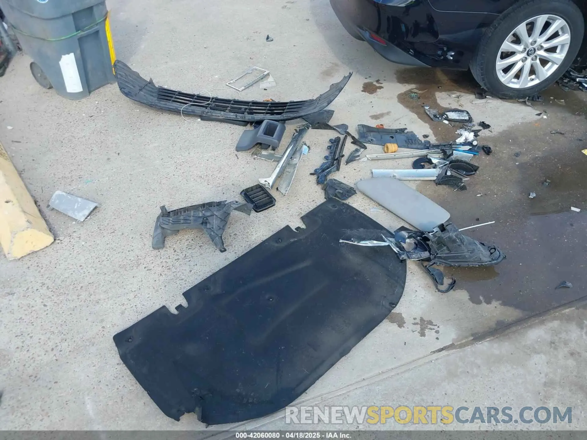 12 Photograph of a damaged car 4T1B11HK0KU849912 TOYOTA CAMRY 2019