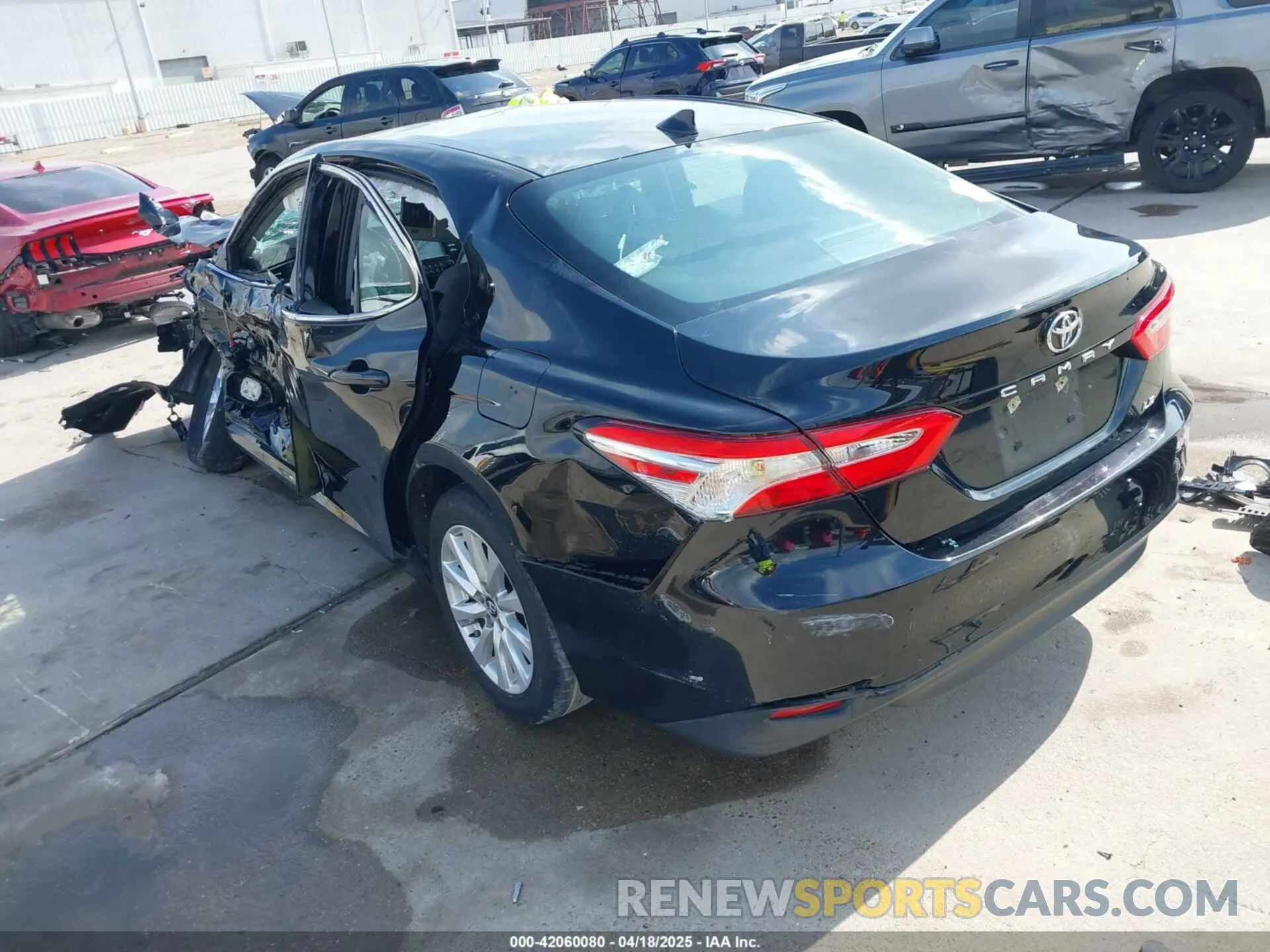 3 Photograph of a damaged car 4T1B11HK0KU849912 TOYOTA CAMRY 2019