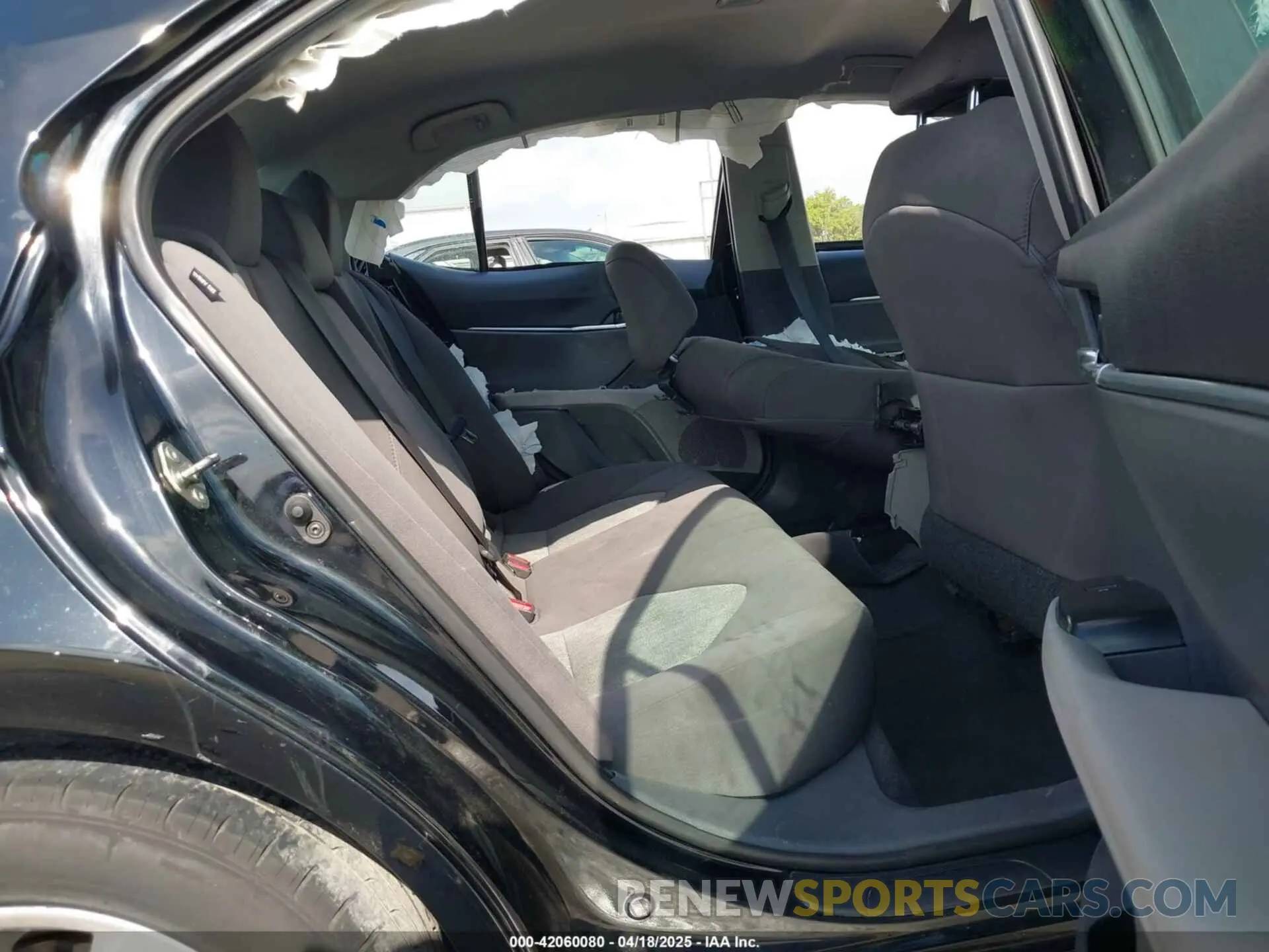 8 Photograph of a damaged car 4T1B11HK0KU849912 TOYOTA CAMRY 2019