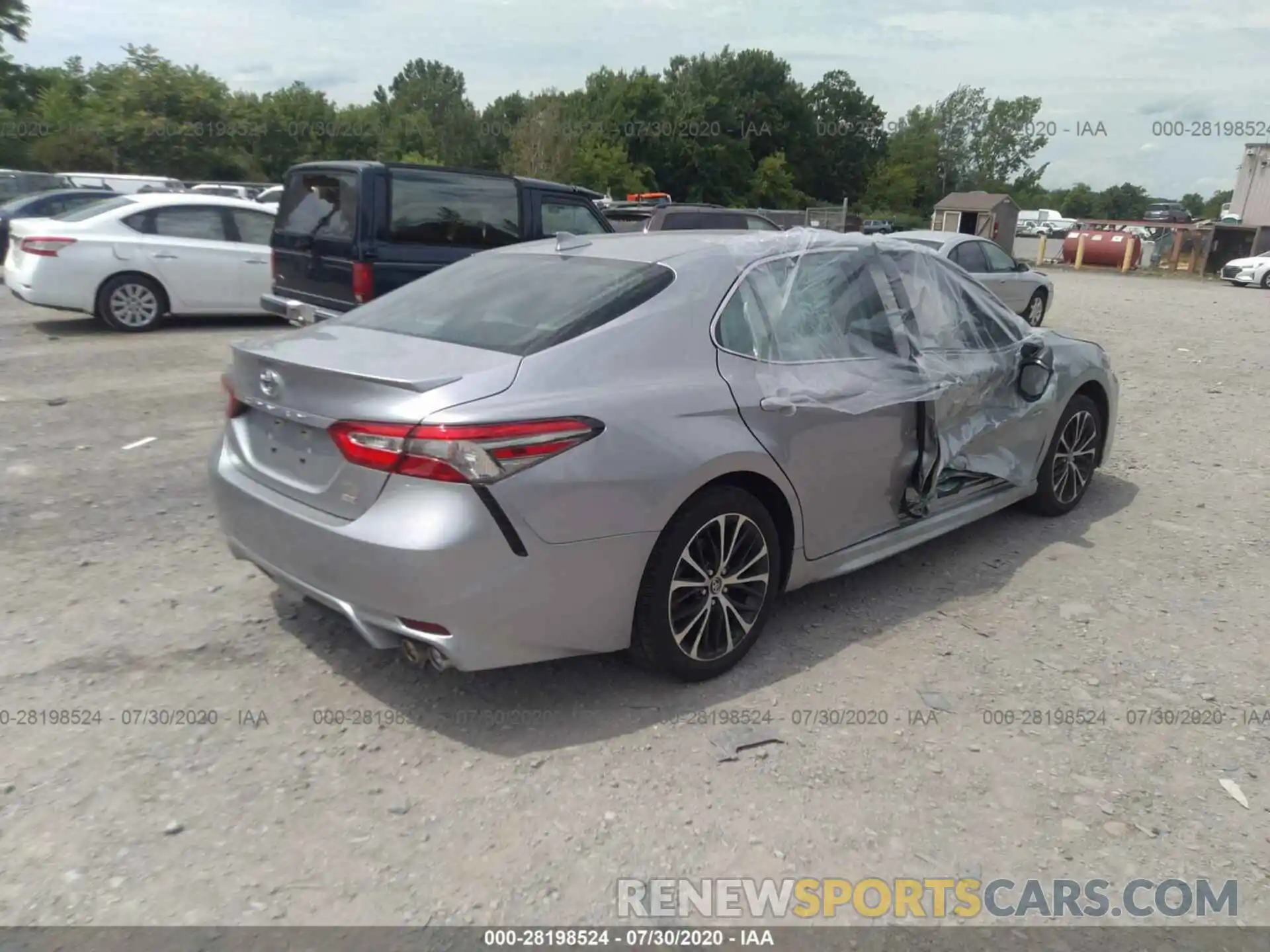 4 Photograph of a damaged car 4T1B11HK0KU852843 TOYOTA CAMRY 2019