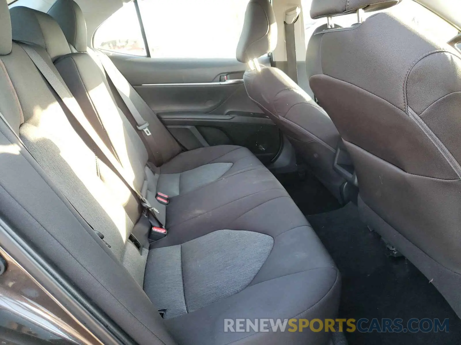 6 Photograph of a damaged car 4T1B11HK0KU856195 TOYOTA CAMRY 2019