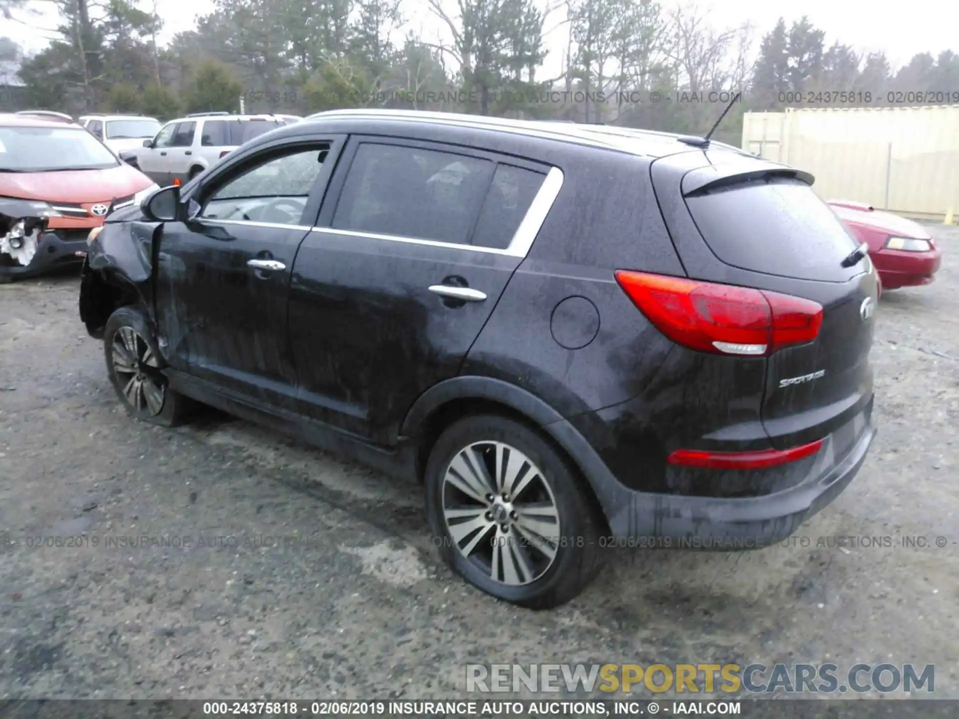 3 Photograph of a damaged car 4T1B11HK1KU160753 TOYOTA CAMRY 2019