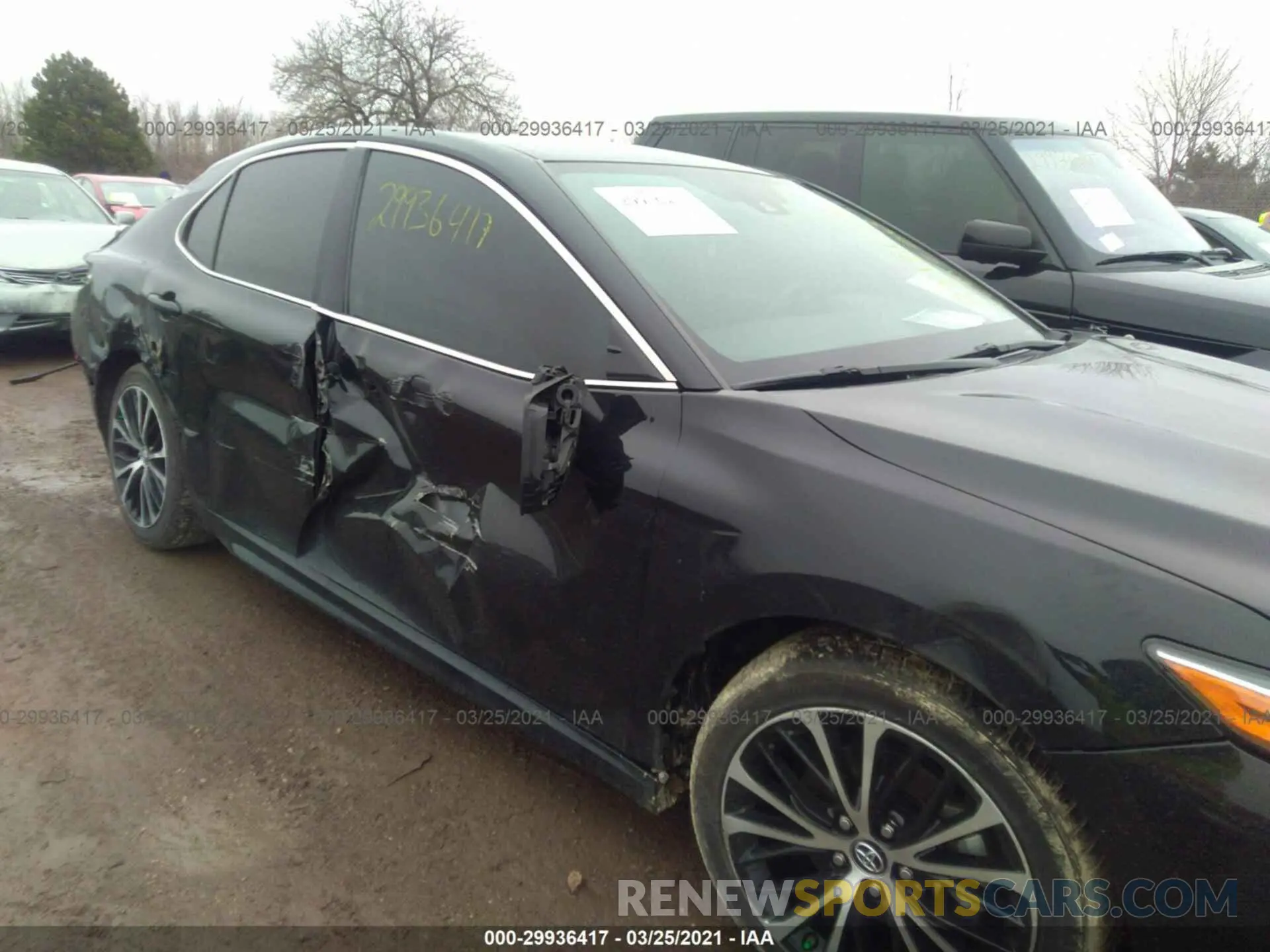 6 Photograph of a damaged car 4T1B11HK1KU165404 TOYOTA CAMRY 2019