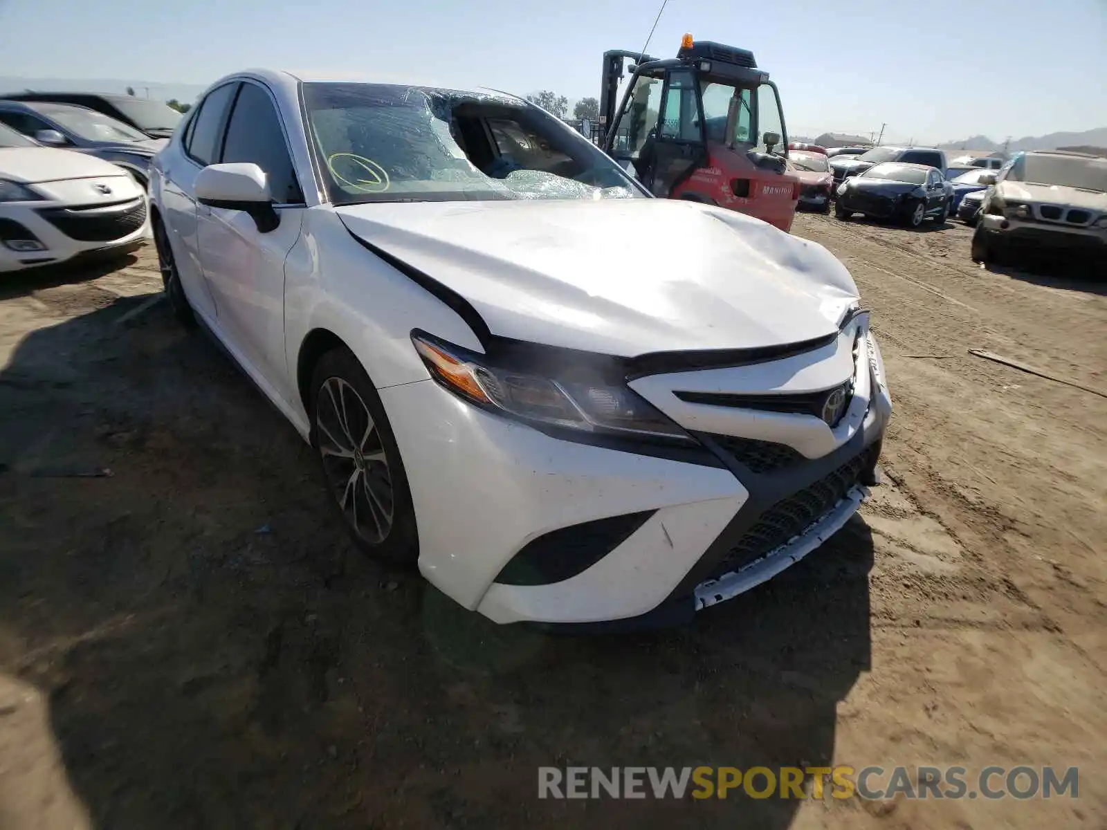 1 Photograph of a damaged car 4T1B11HK1KU167752 TOYOTA CAMRY 2019