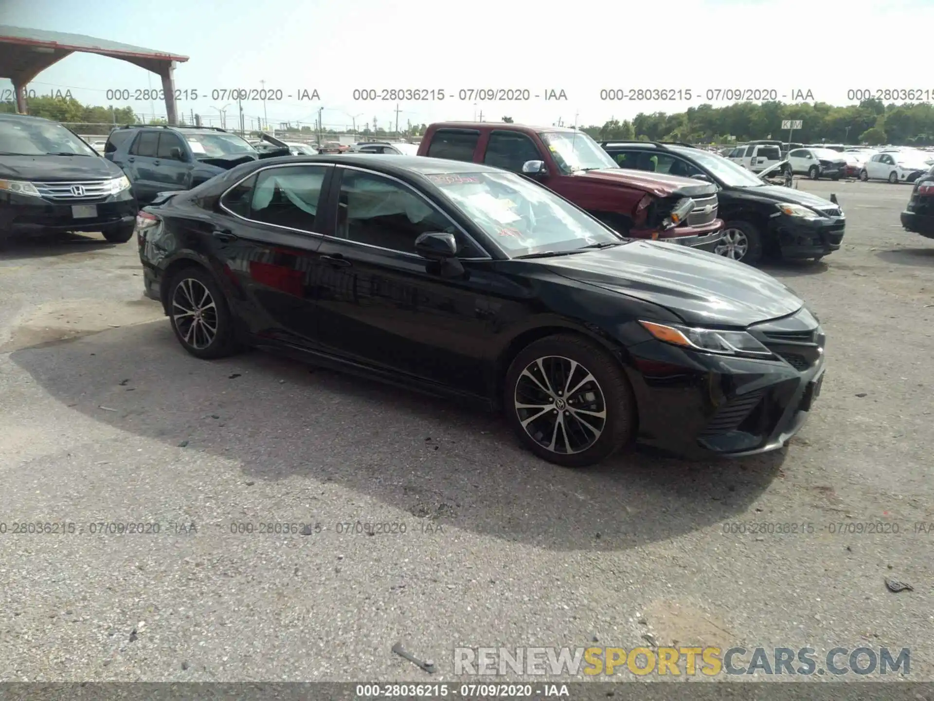 1 Photograph of a damaged car 4T1B11HK1KU170165 TOYOTA CAMRY 2019